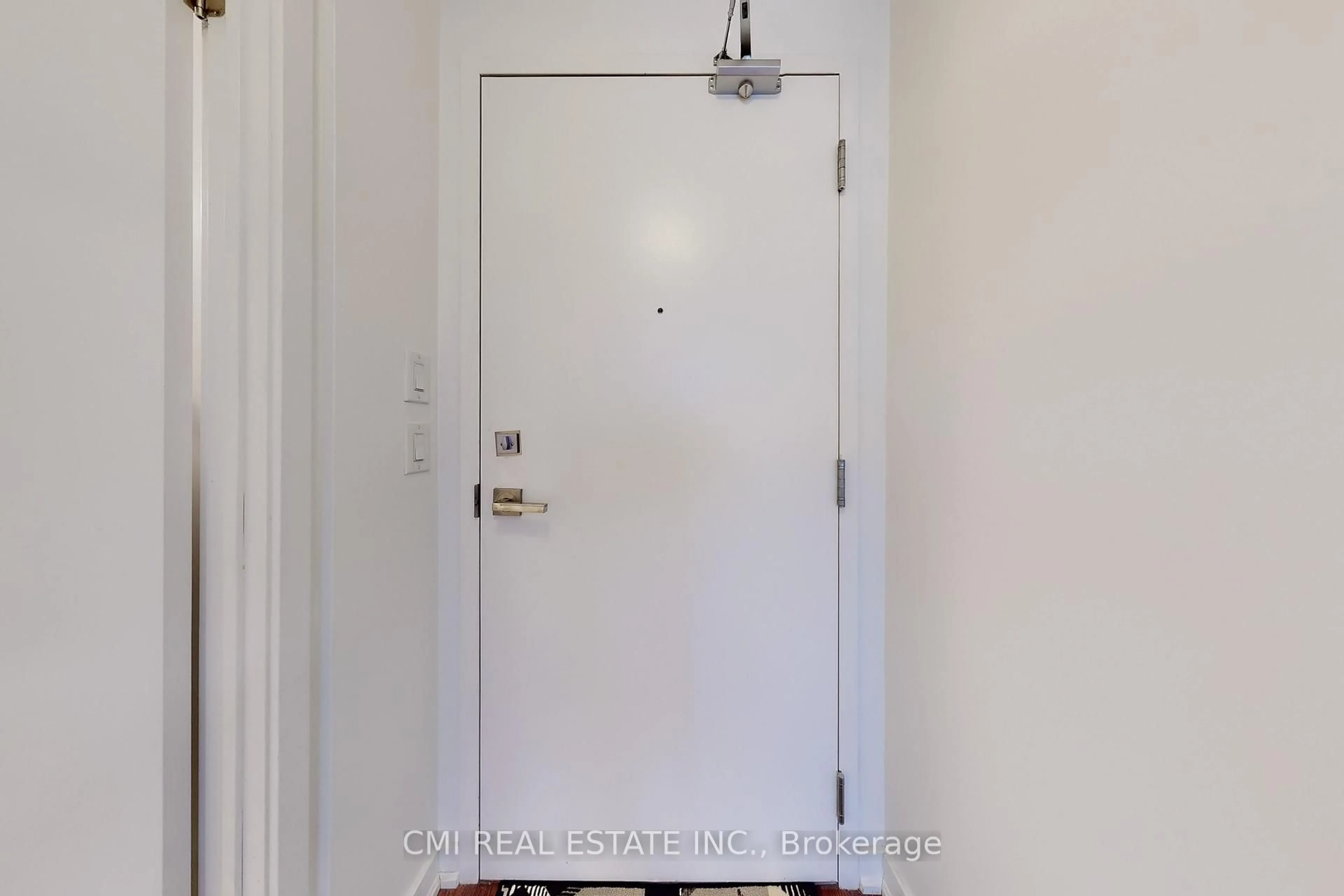 Indoor entryway for 14 York St #3610, Toronto Ontario M5J 2Z2