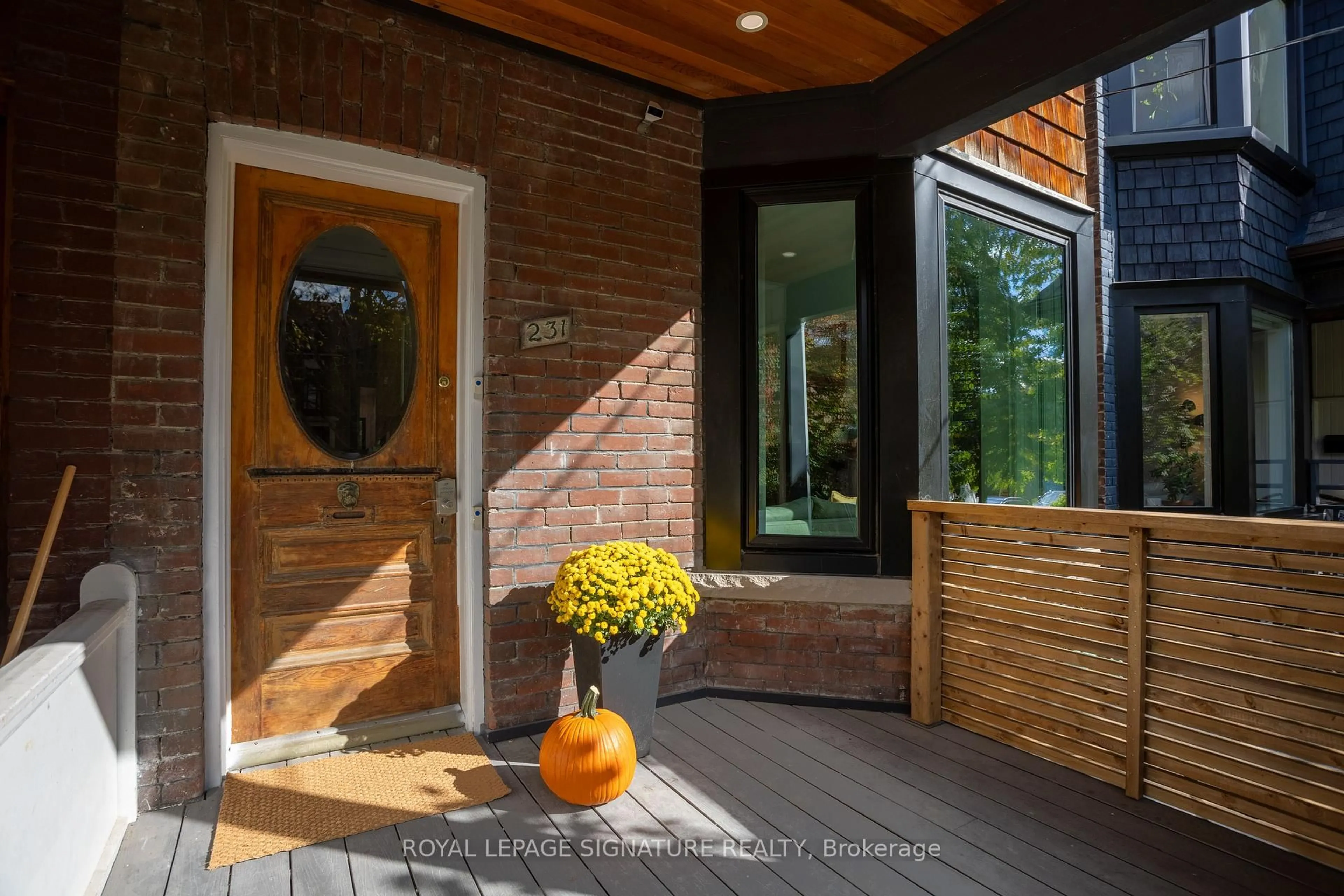 Indoor entryway for 231 Havelock St, Toronto Ontario M6H 3B8