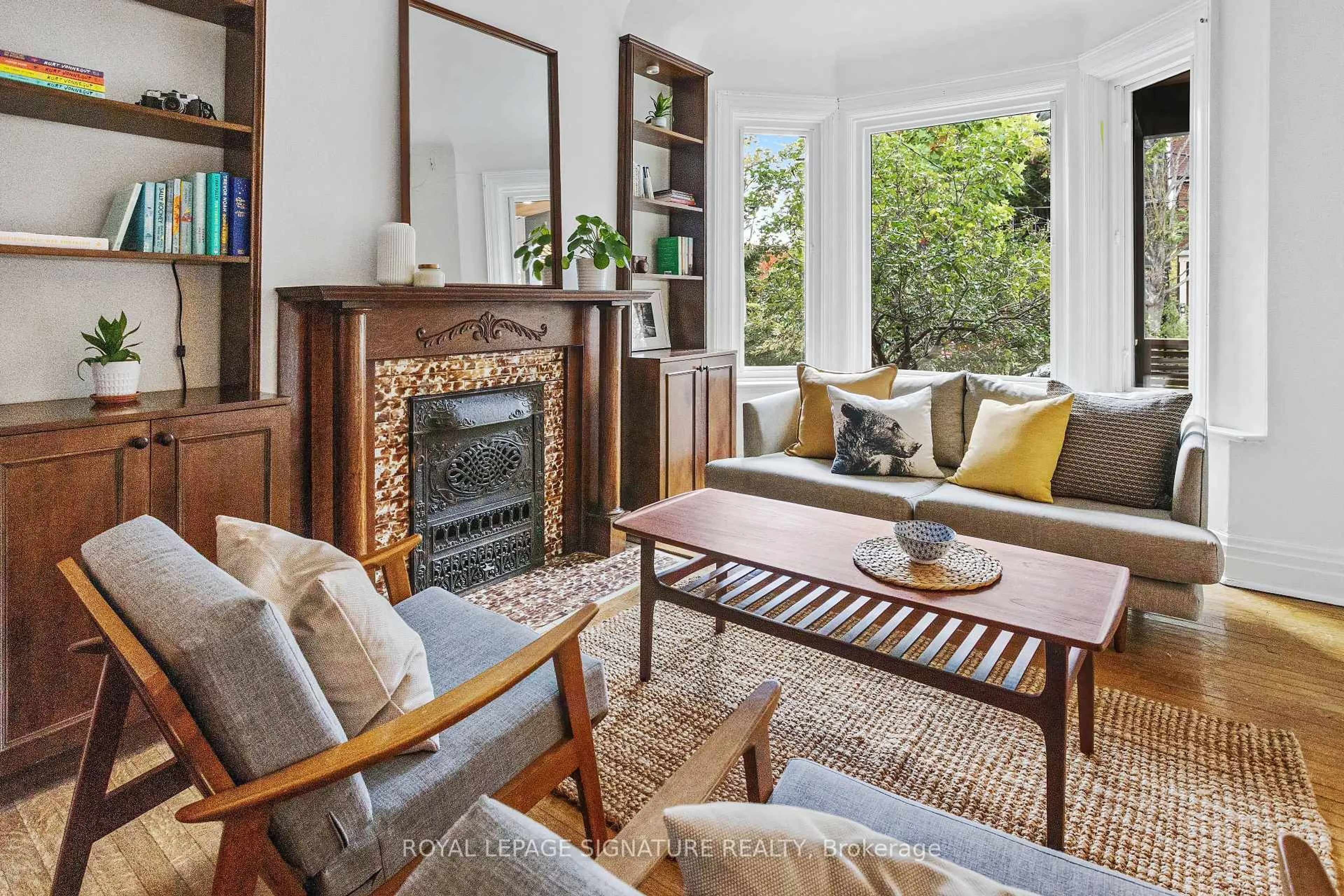 Living room with furniture, unknown for 231 Havelock St, Toronto Ontario M6H 3B8