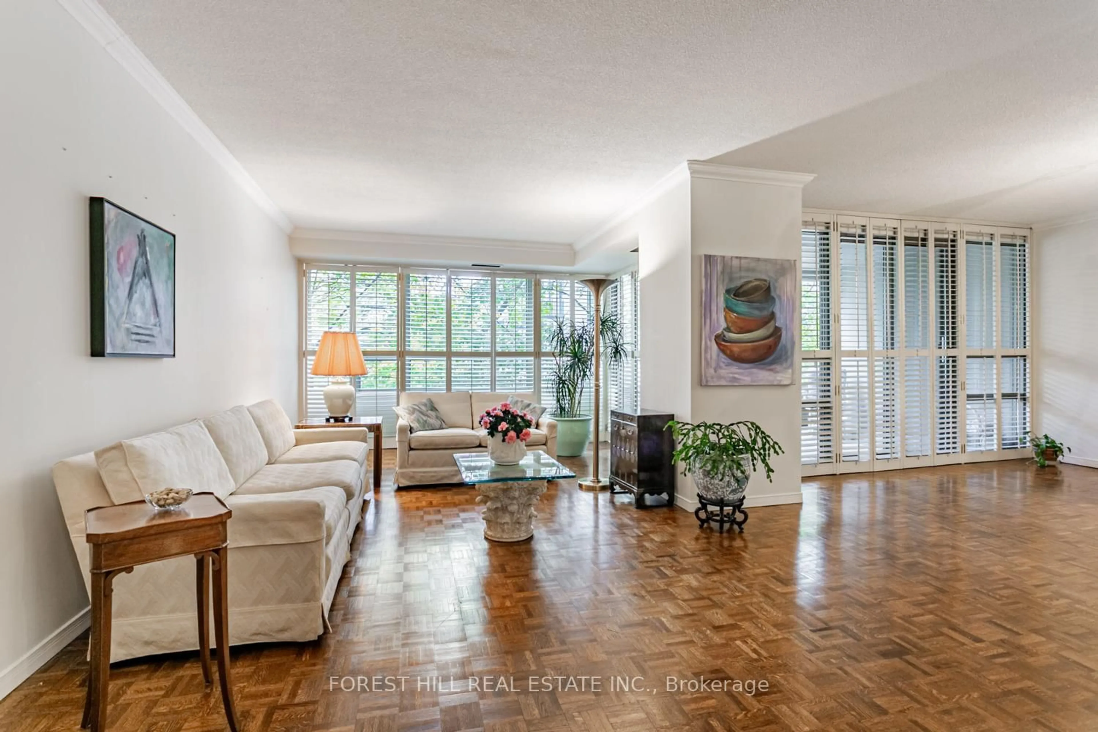 Living room with furniture, unknown for 18 Lower Village Gate #307, Toronto Ontario M5P 3M1