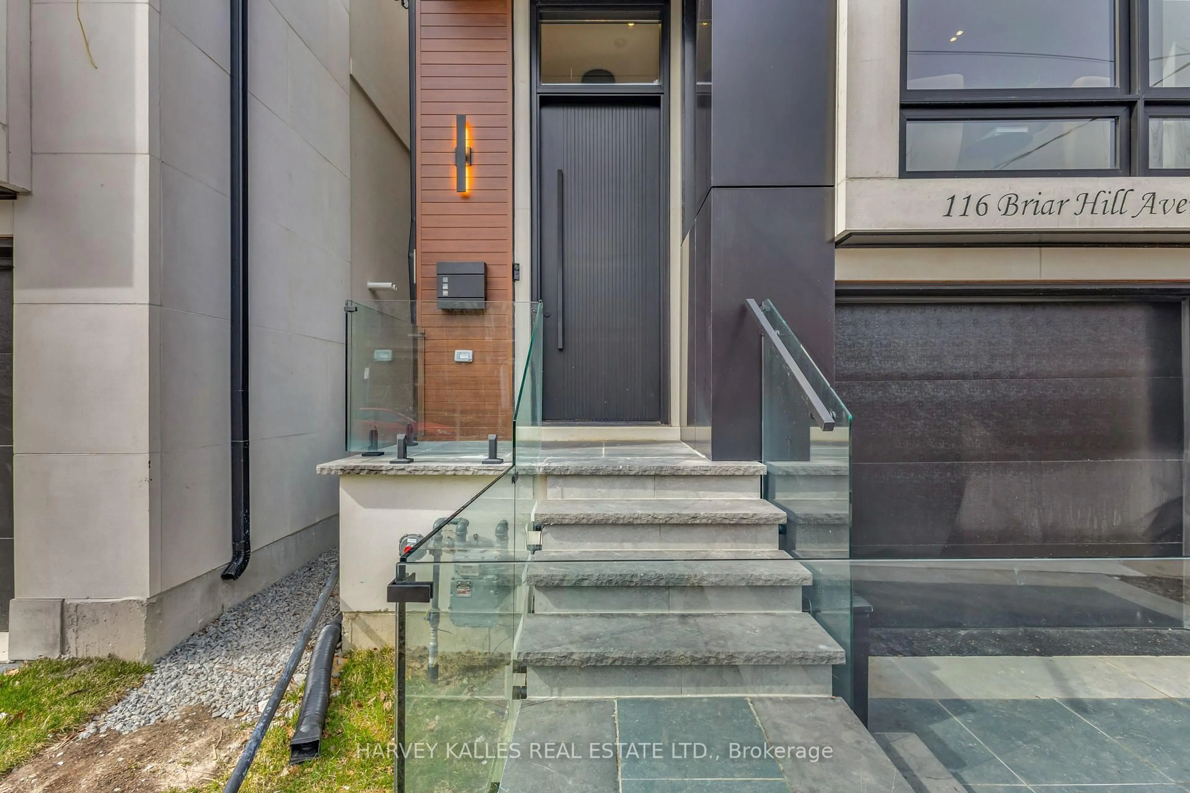 Unknown for 116 Briar Hill Ave, Toronto Ontario M4R 1H9