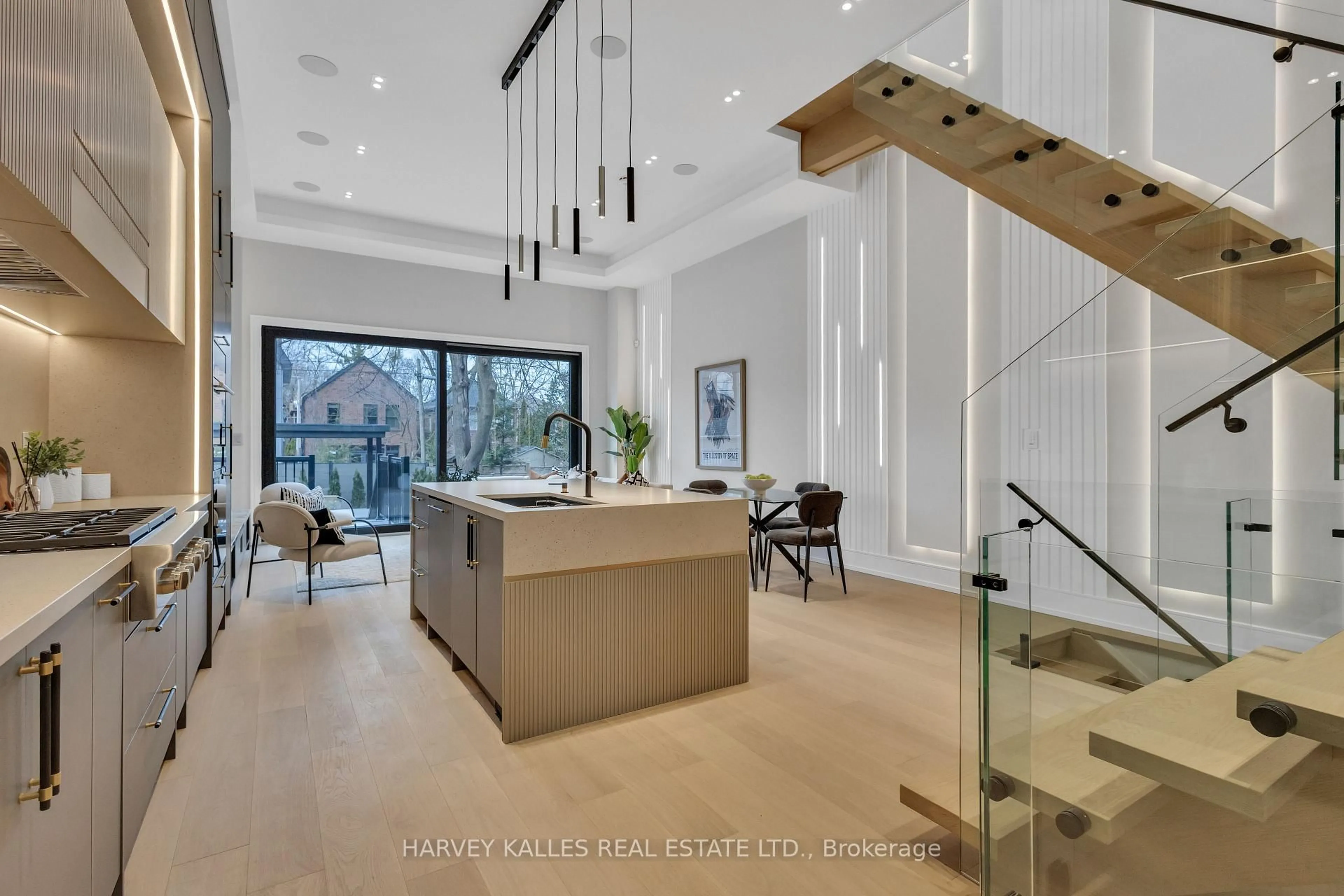 Unknown for 116 Briar Hill Ave, Toronto Ontario M4R 1H9