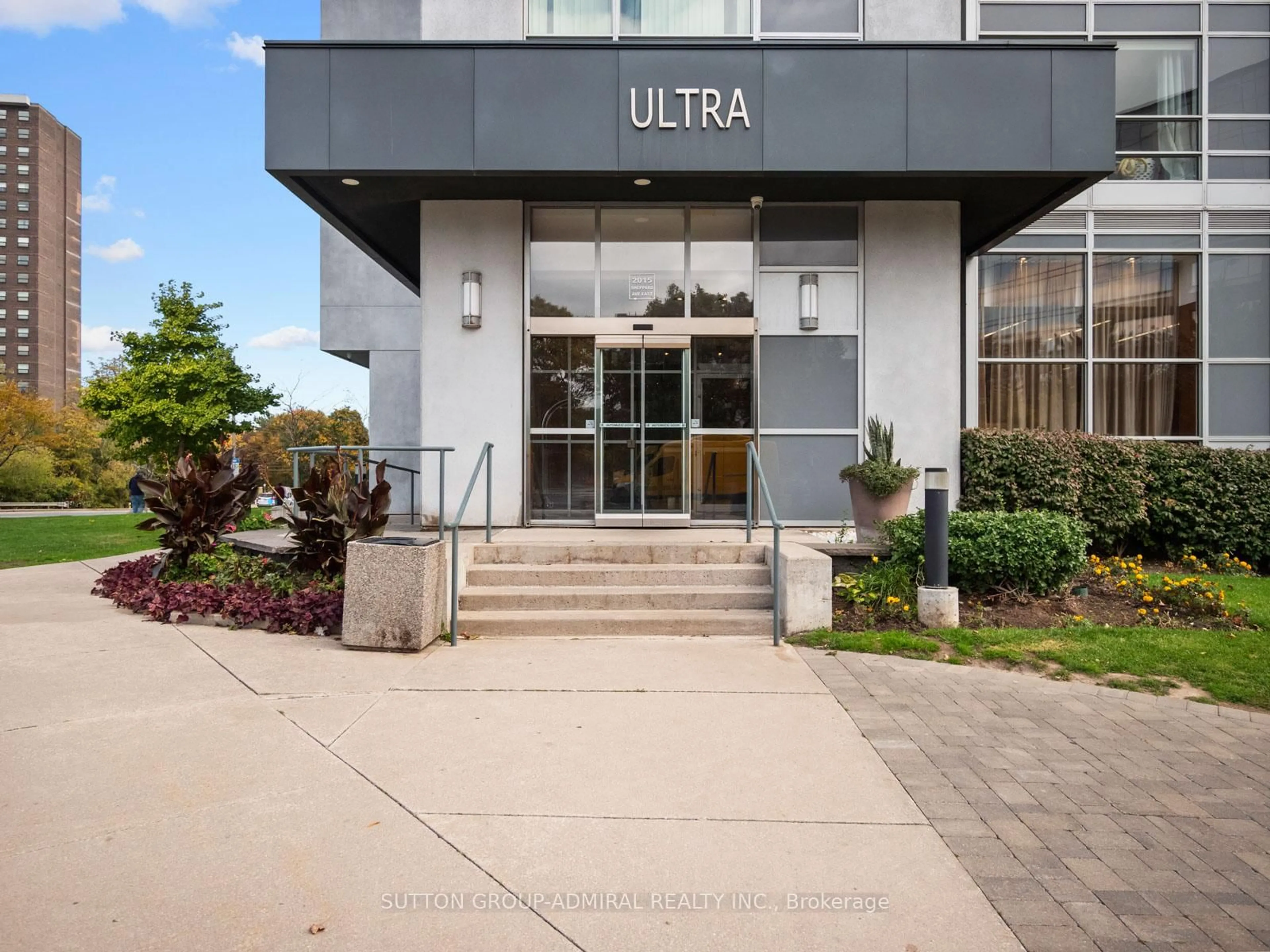 Indoor foyer for 2015 Sheppard Ave #1109, Toronto Ontario M2J 0B3
