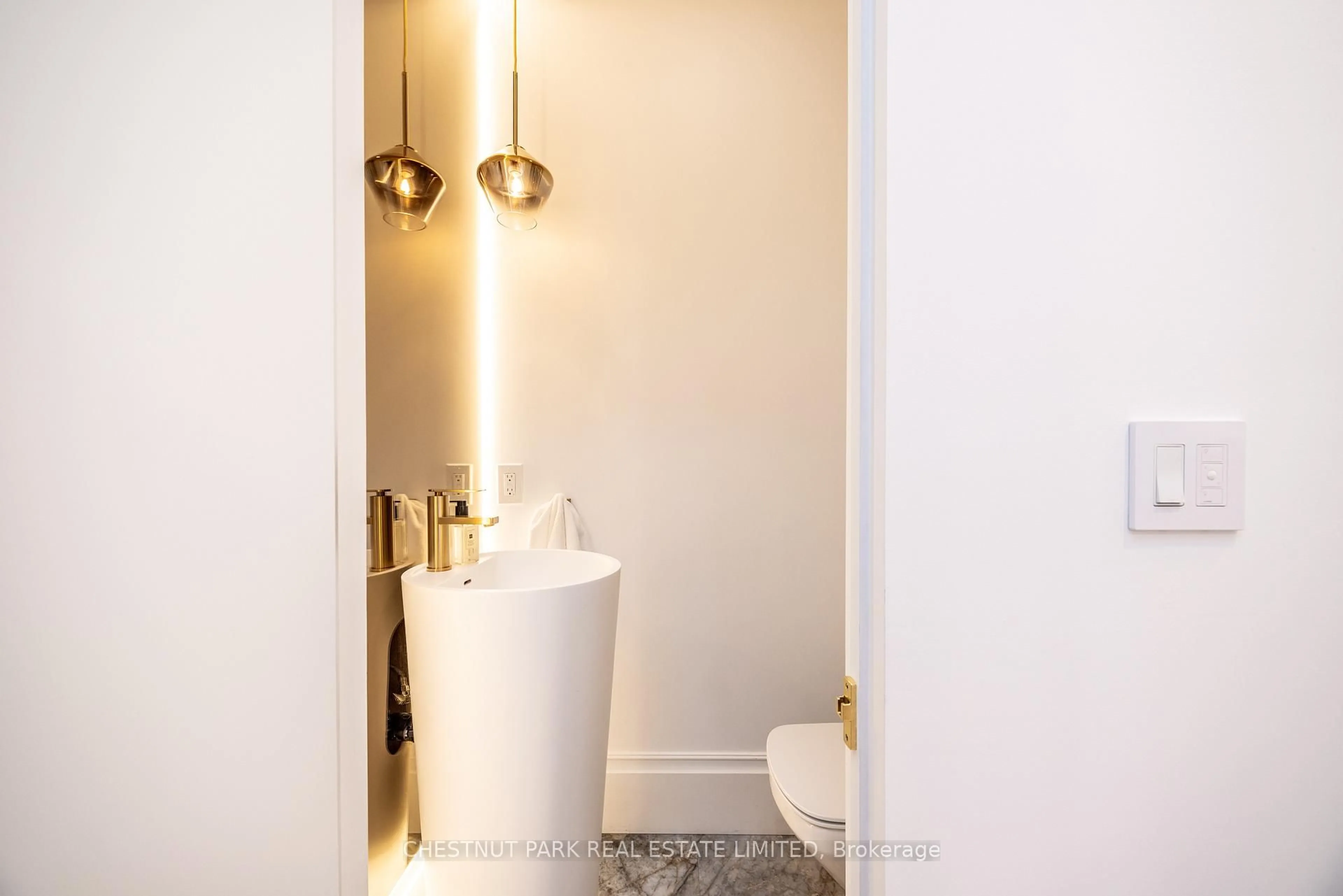 Contemporary bathroom, ceramic/tile floor for 414 Bedford Park Ave, Toronto Ontario M5M 1K1
