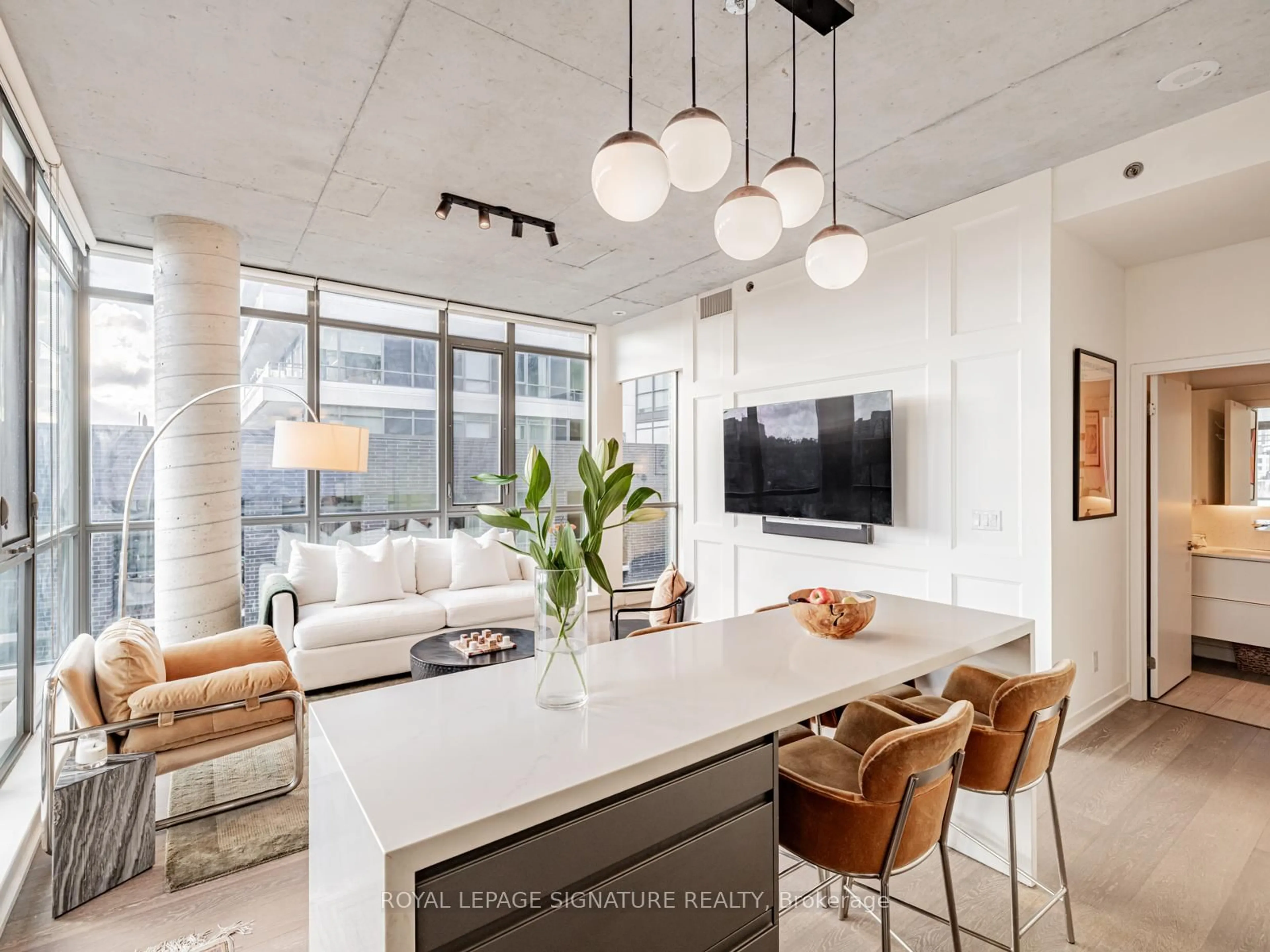 Open concept kitchen, unknown for 8 Gladstone Ave #514, Toronto Ontario M6J 0B3