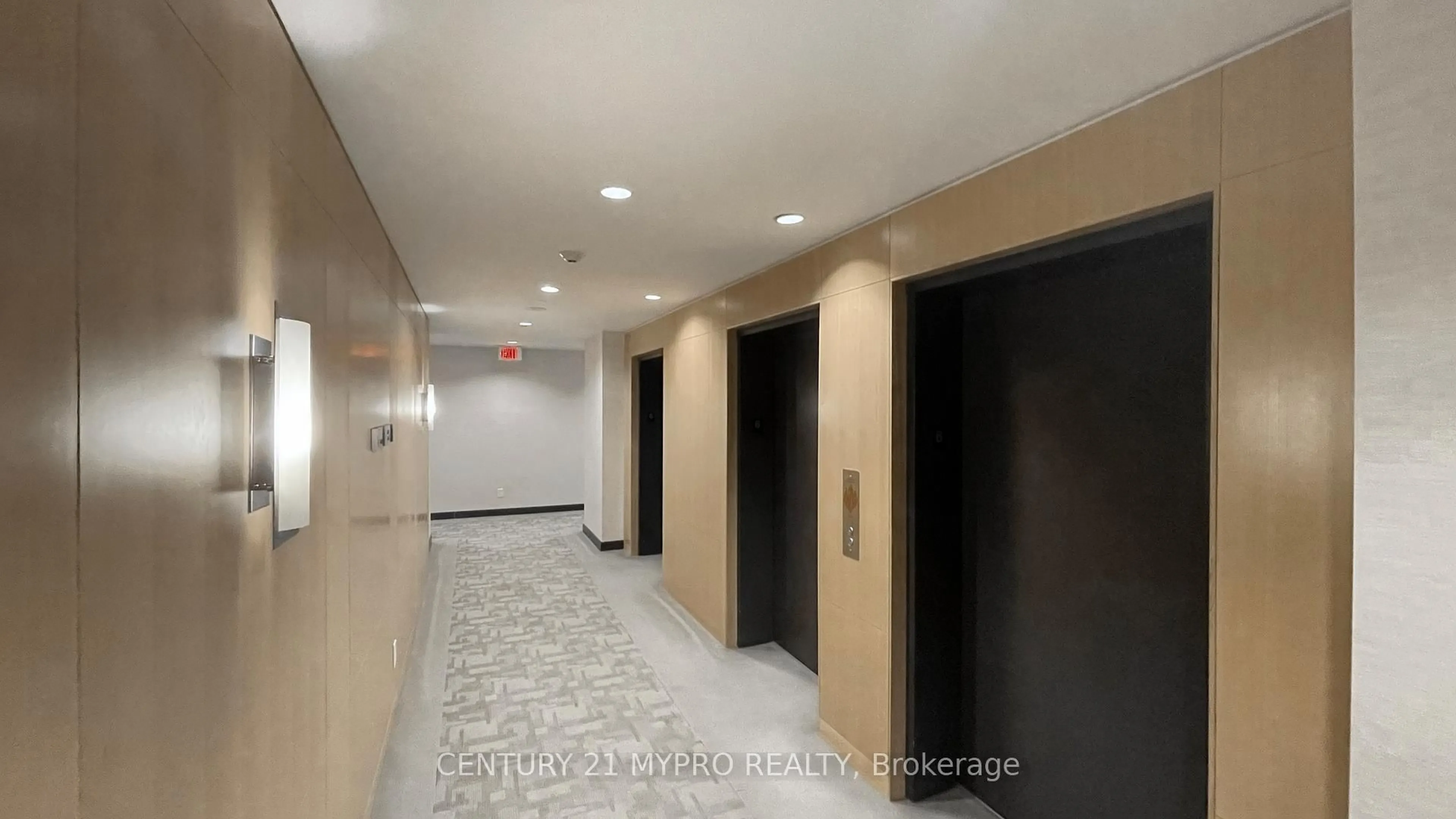 Indoor foyer for 120 Harrison Garden Blvd #633, Toronto Ontario M2N 0H1