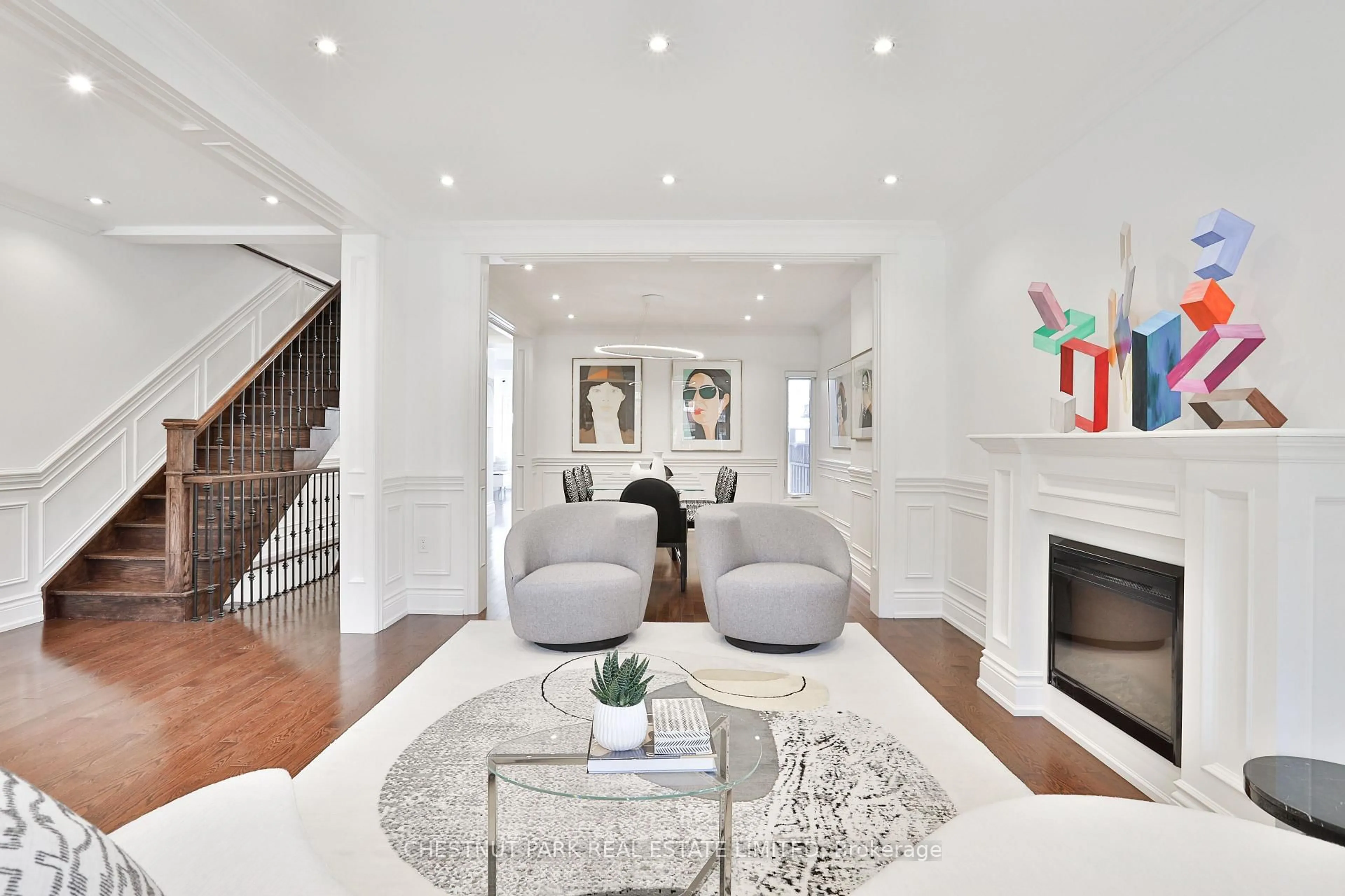 Living room with furniture, unknown for 215 Major St, Toronto Ontario M5S 2L4