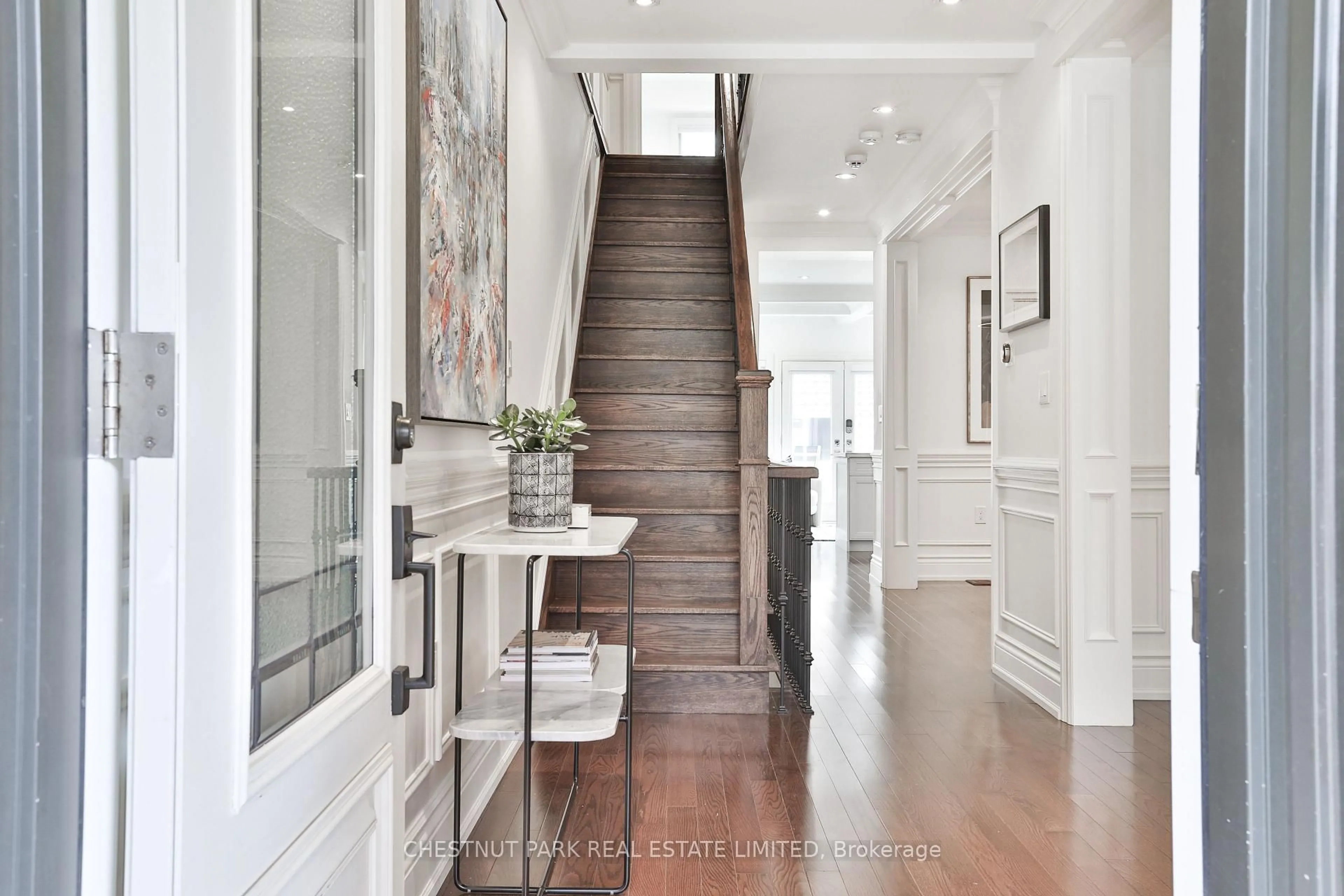 Indoor entryway for 215 Major St, Toronto Ontario M5S 2L4