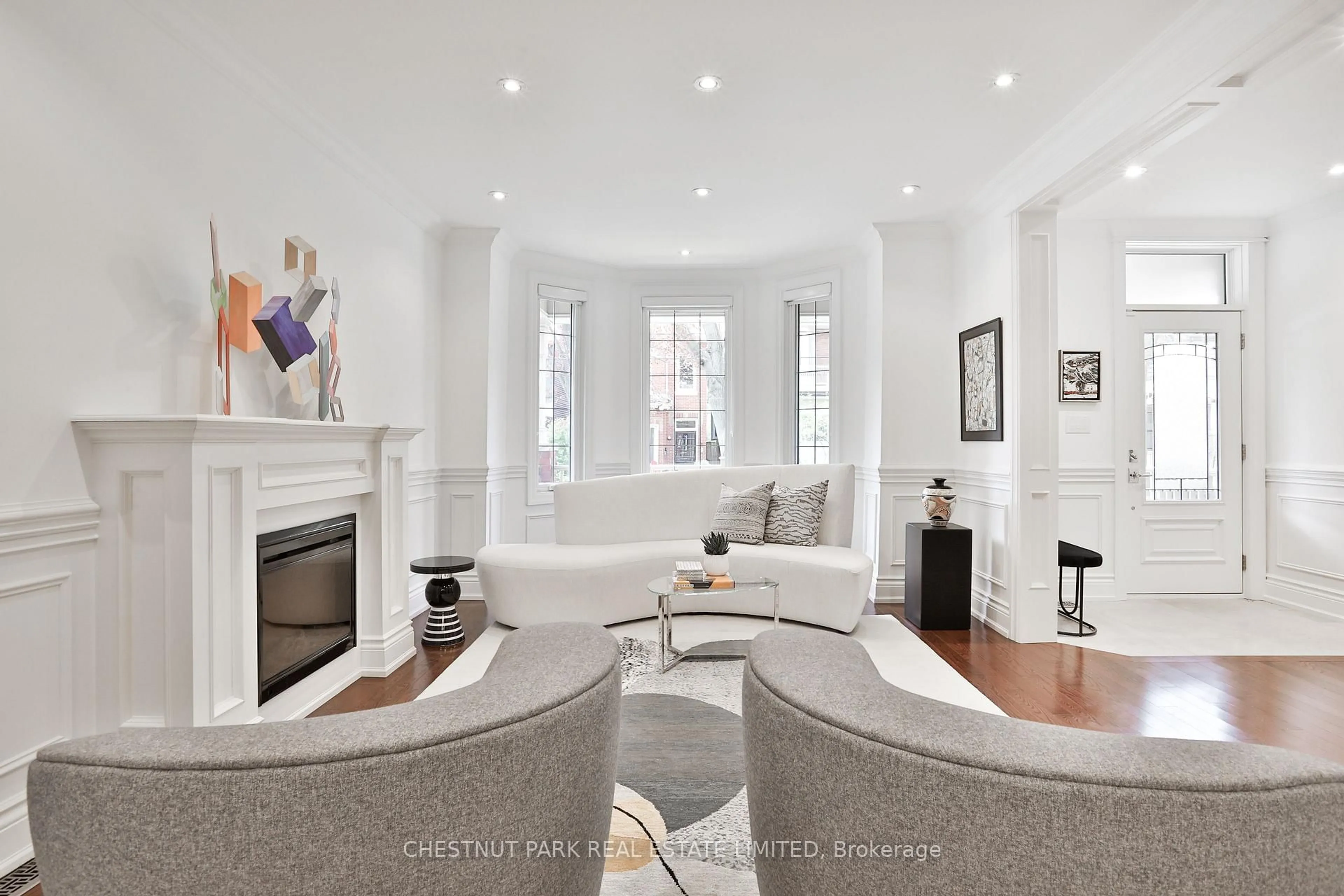 Living room with furniture, unknown for 215 Major St, Toronto Ontario M5S 2L4