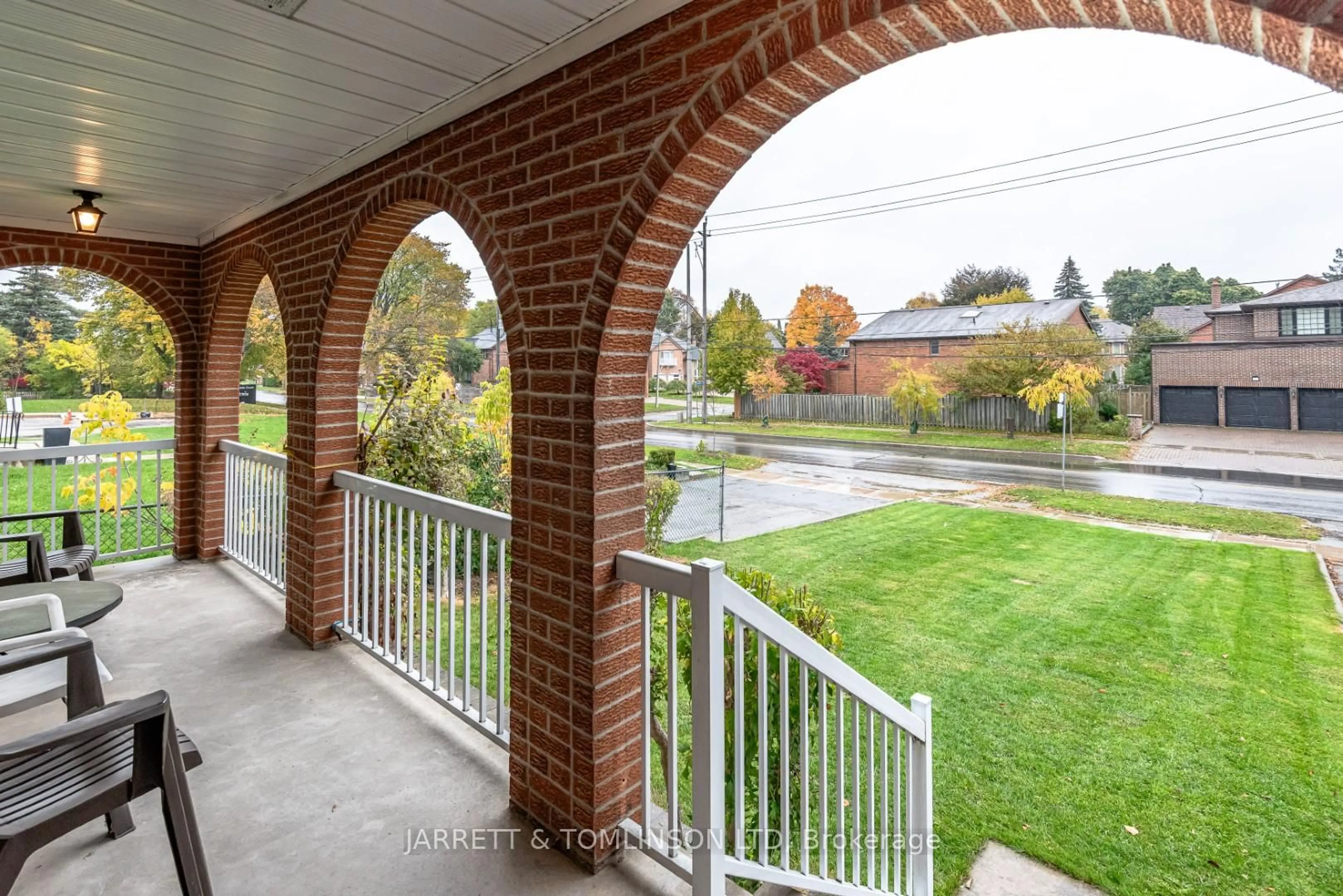 Patio, street for 280 Cummer Ave, Toronto Ontario M2M 2E7