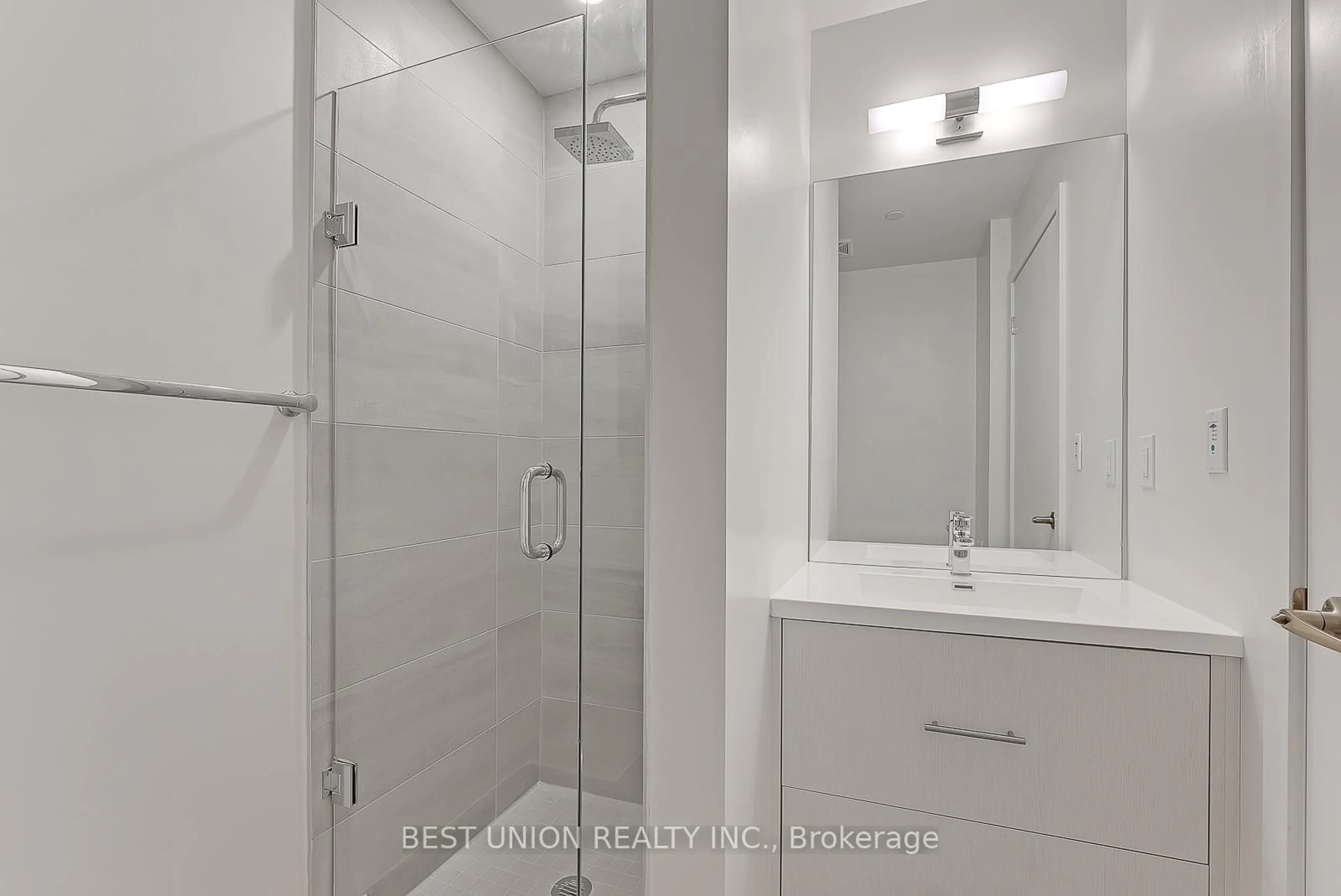 Standard bathroom, ceramic/tile floor for 188 Fairview Mall Dr #703, Toronto Ontario M2J 4T1