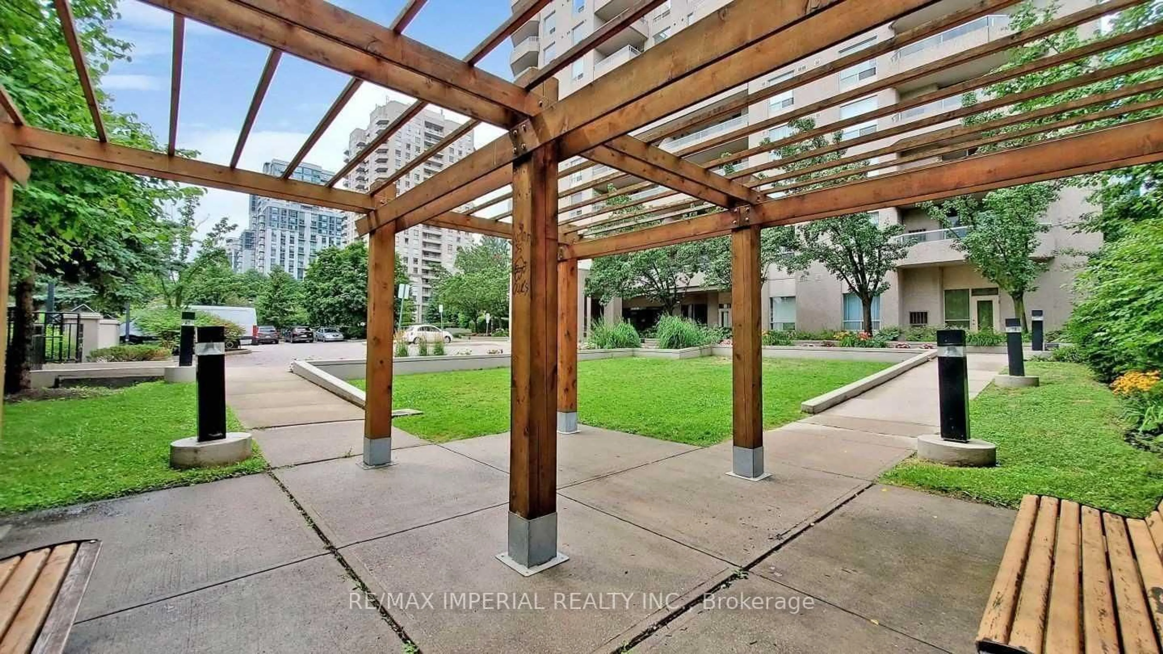 Patio, building for 35 Empress Ave #1006, Toronto Ontario M2N 6T3