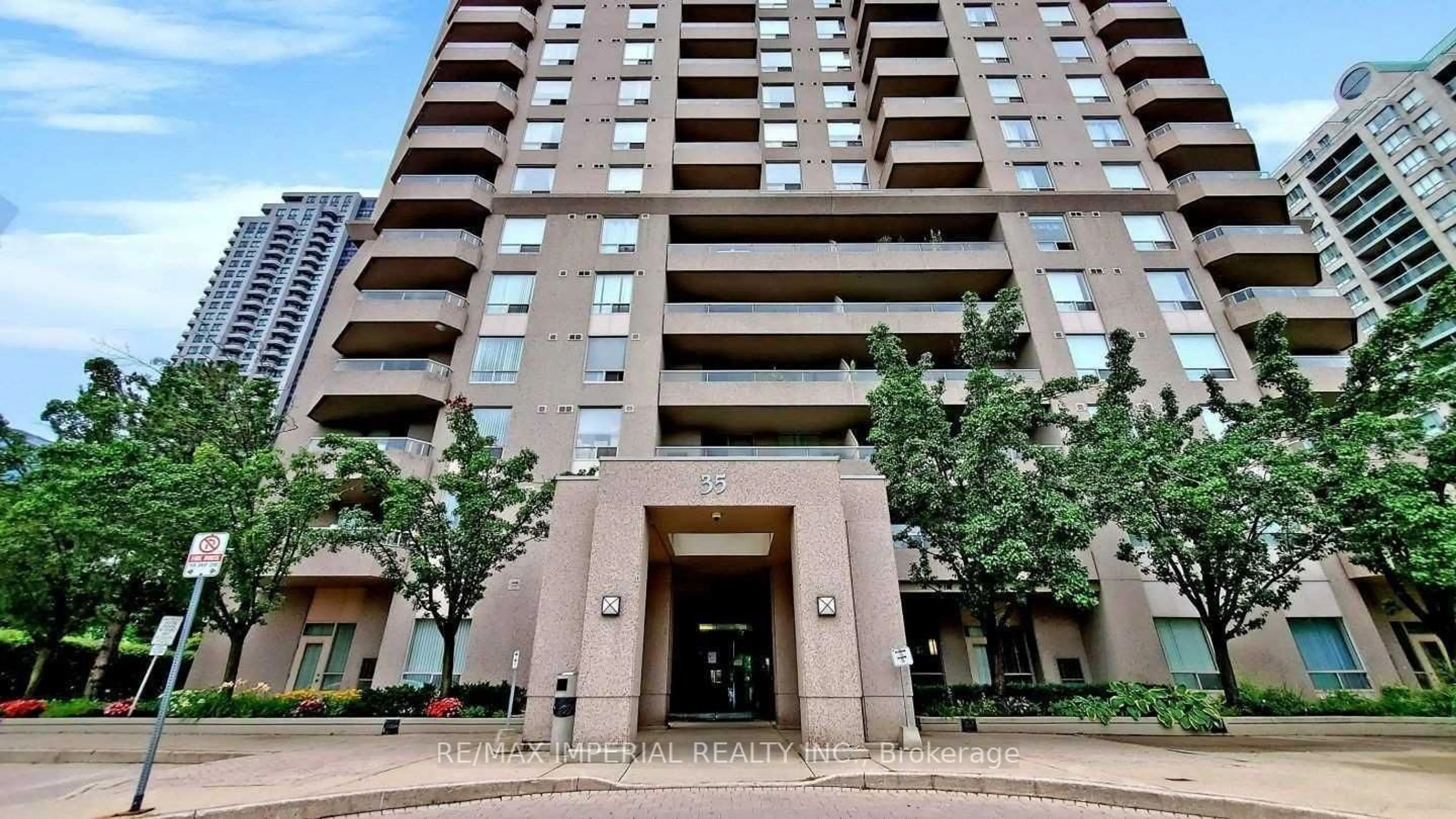 Indoor foyer for 35 Empress Ave #1006, Toronto Ontario M2N 6T3
