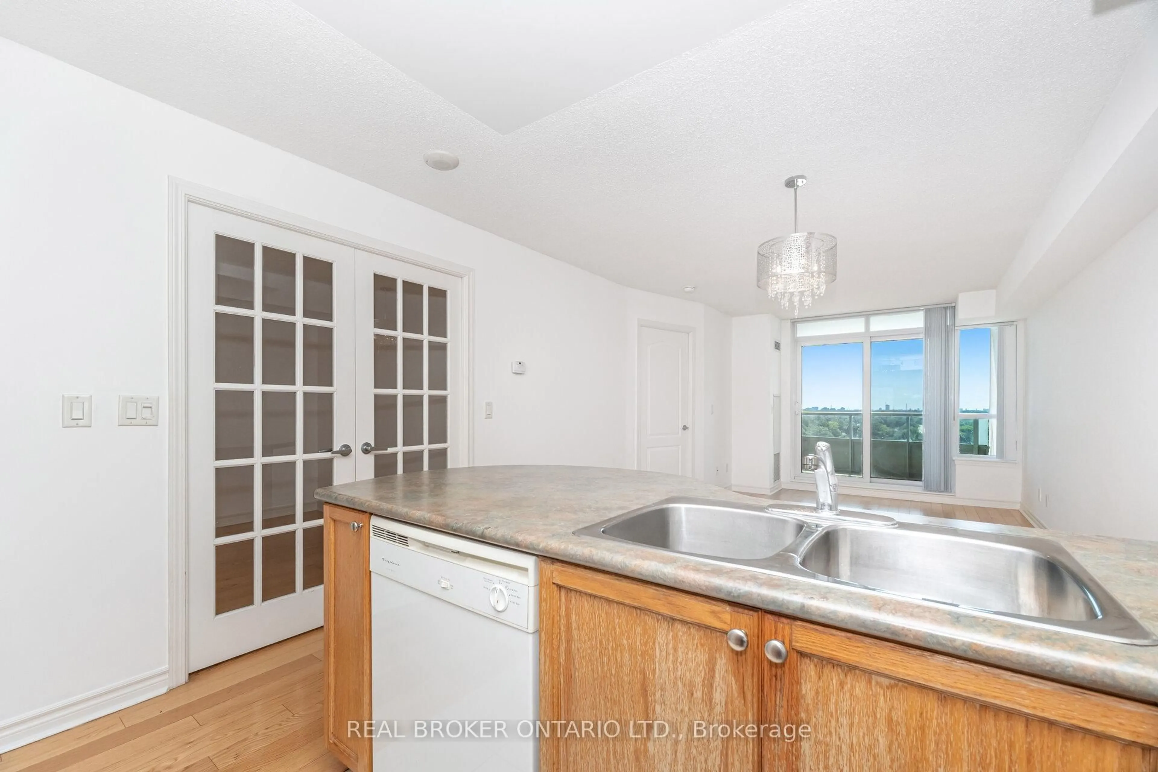 Open concept kitchen, unknown for 17 Barberry Pl #1109, Toronto Ontario M2K 3E2