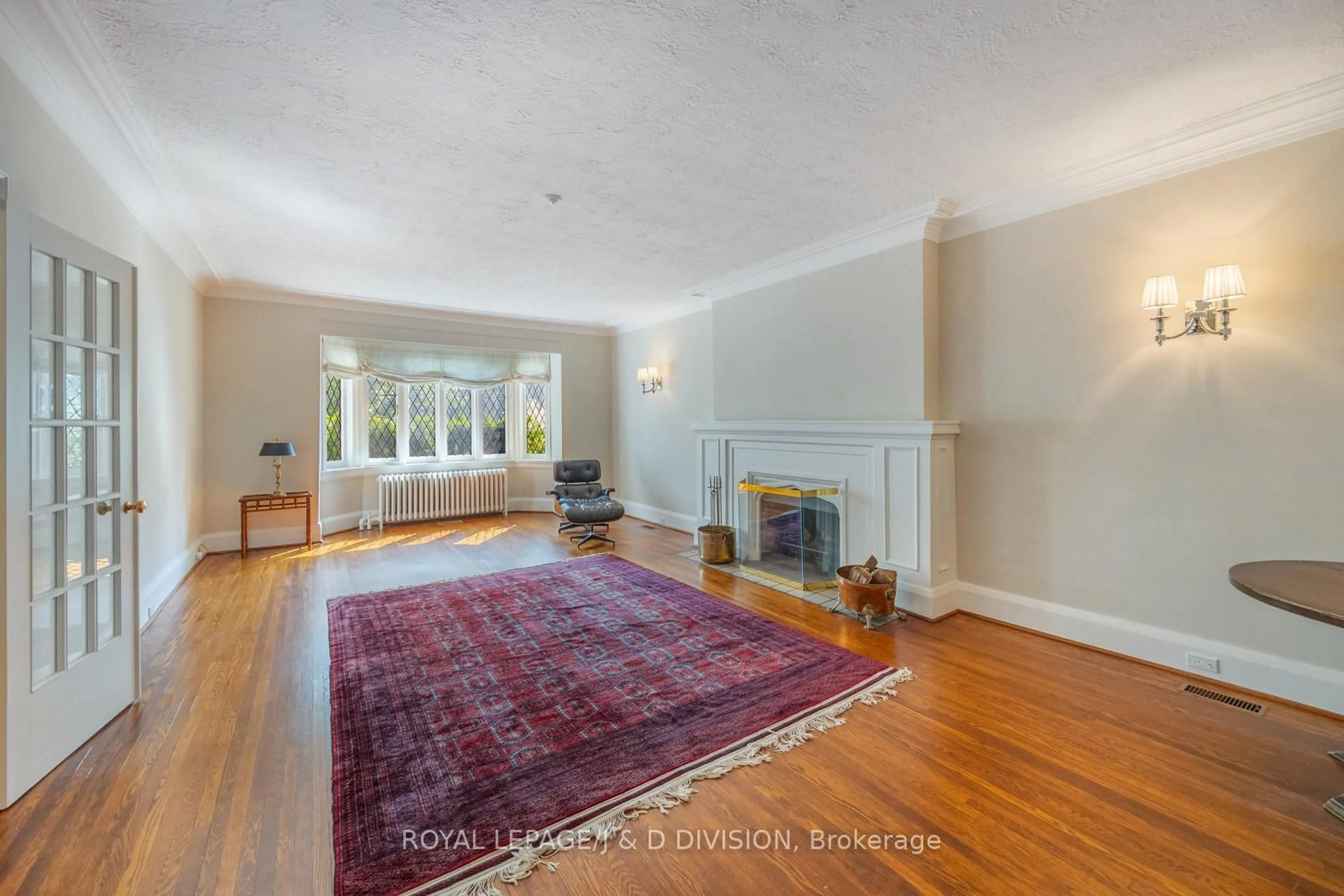 Indoor foyer for 4 Highbourne Rd, Toronto Ontario M5P 2J2