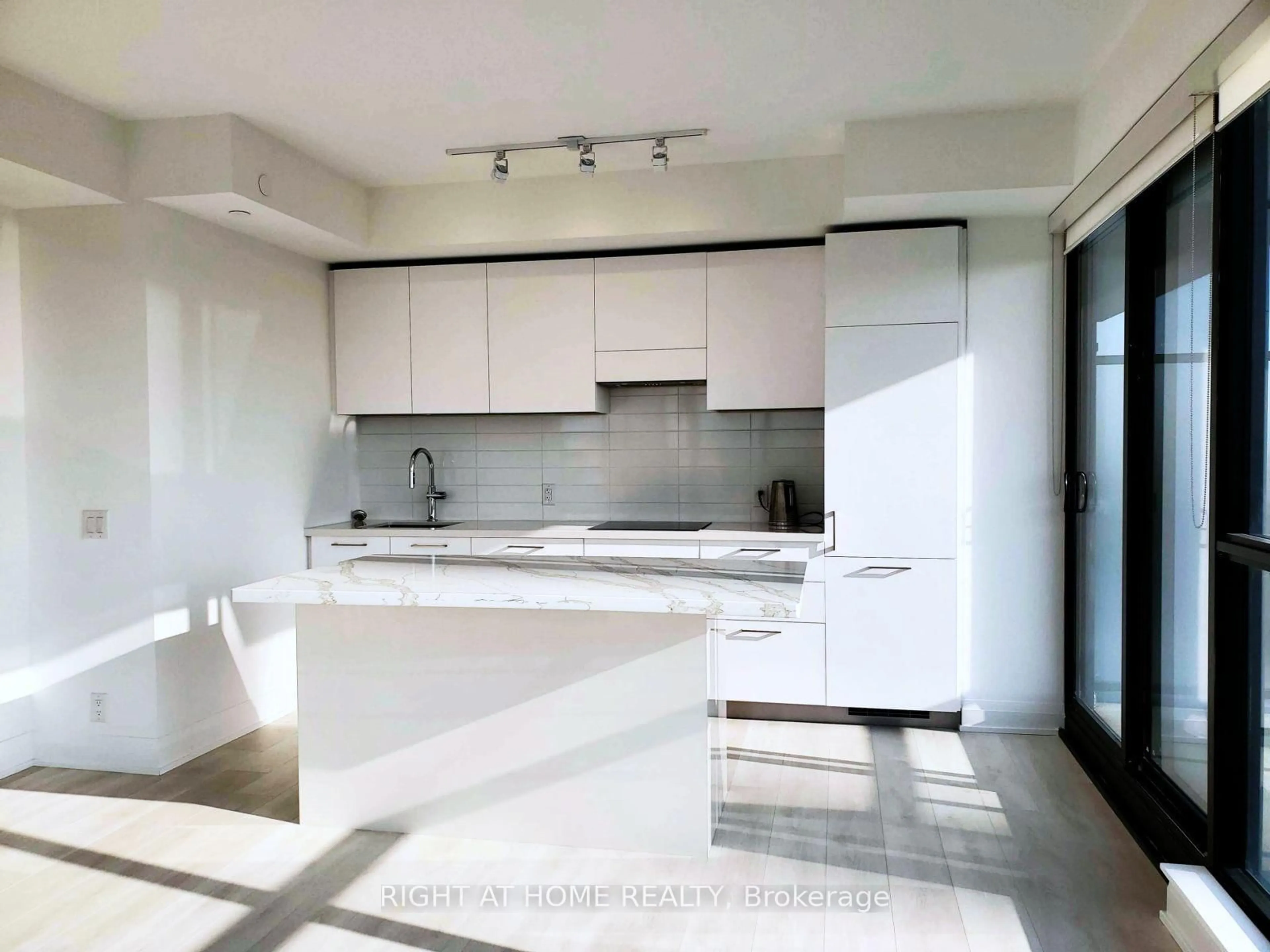 Unknown for 33 Frederick Todd Way #1308, Toronto Ontario M4G 0C9