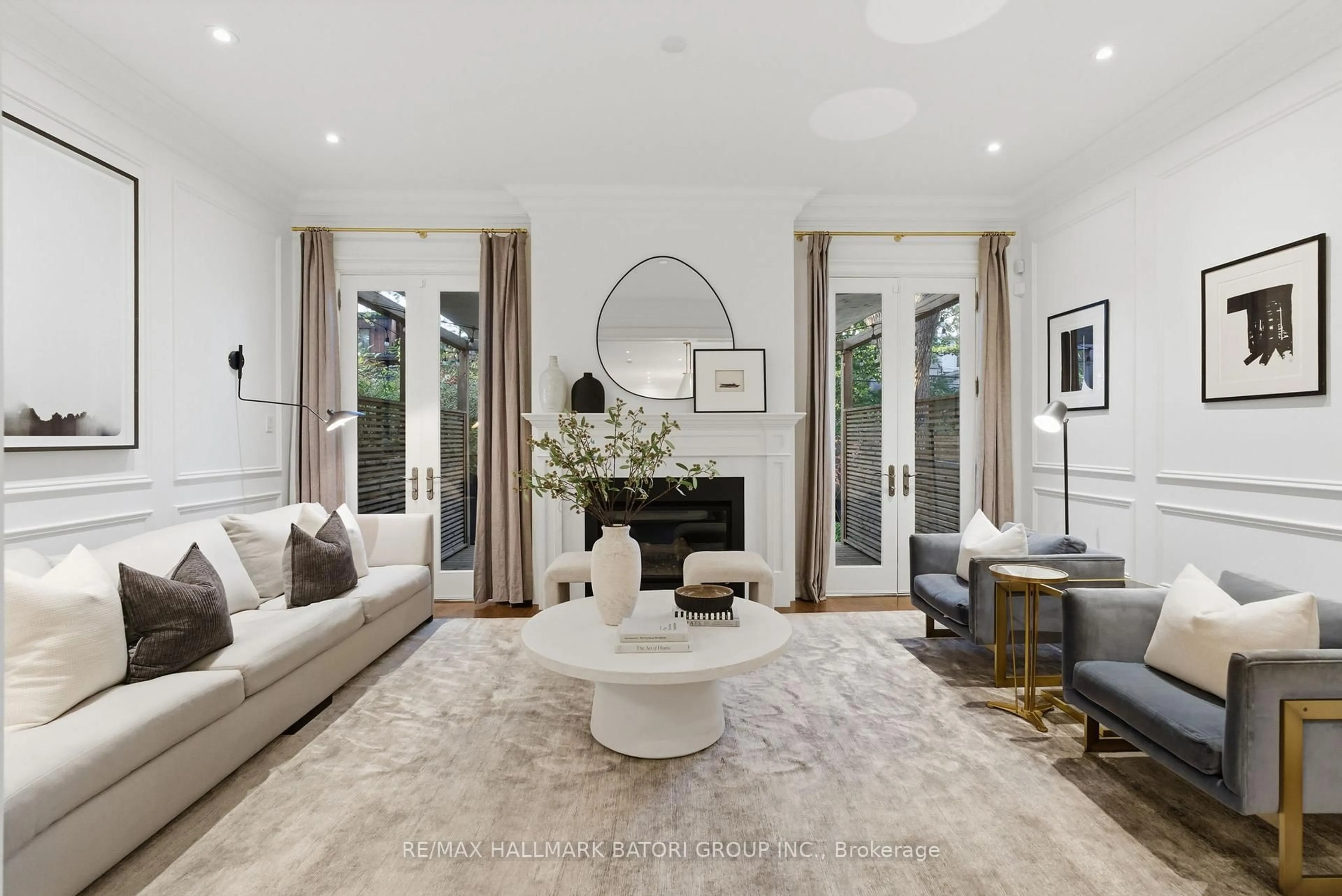 Living room with furniture, unknown for 80 Macpherson Ave, Toronto Ontario M5R 1W8