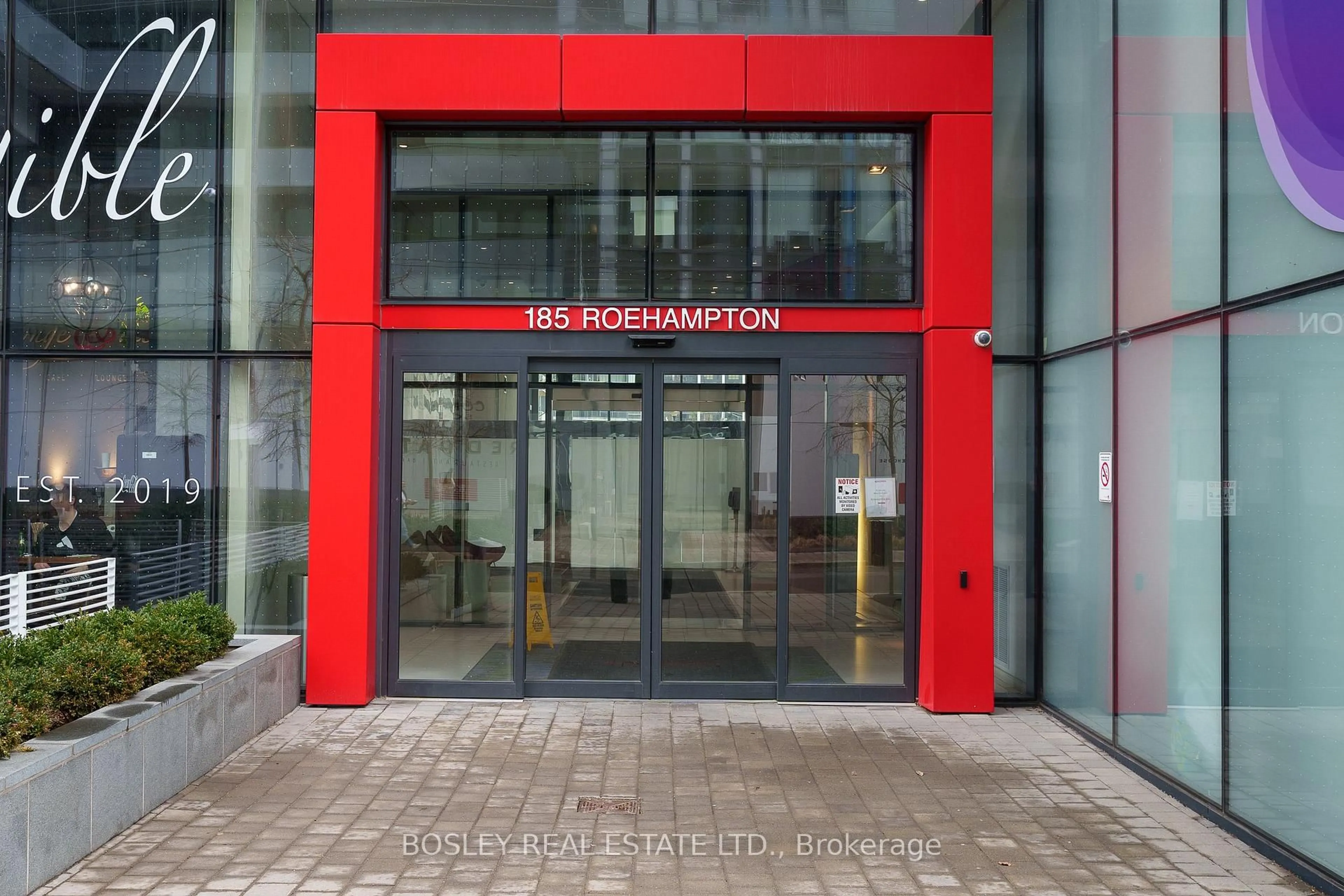 Indoor foyer for 185 Roehampton Ave #2112, Toronto Ontario M4P 0C6