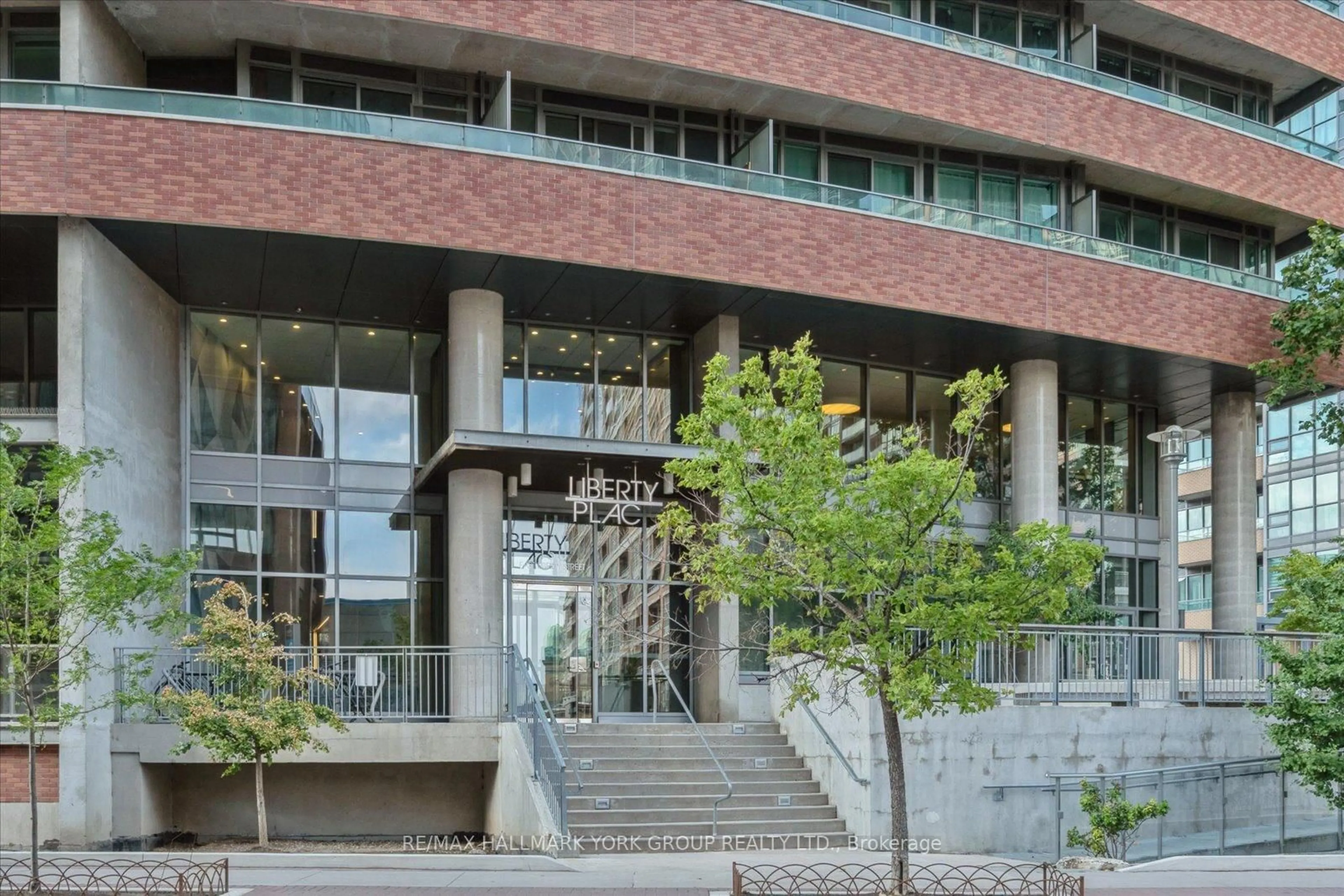 Indoor foyer for 150 East Liberty St #1113, Toronto Ontario M6K 3R5