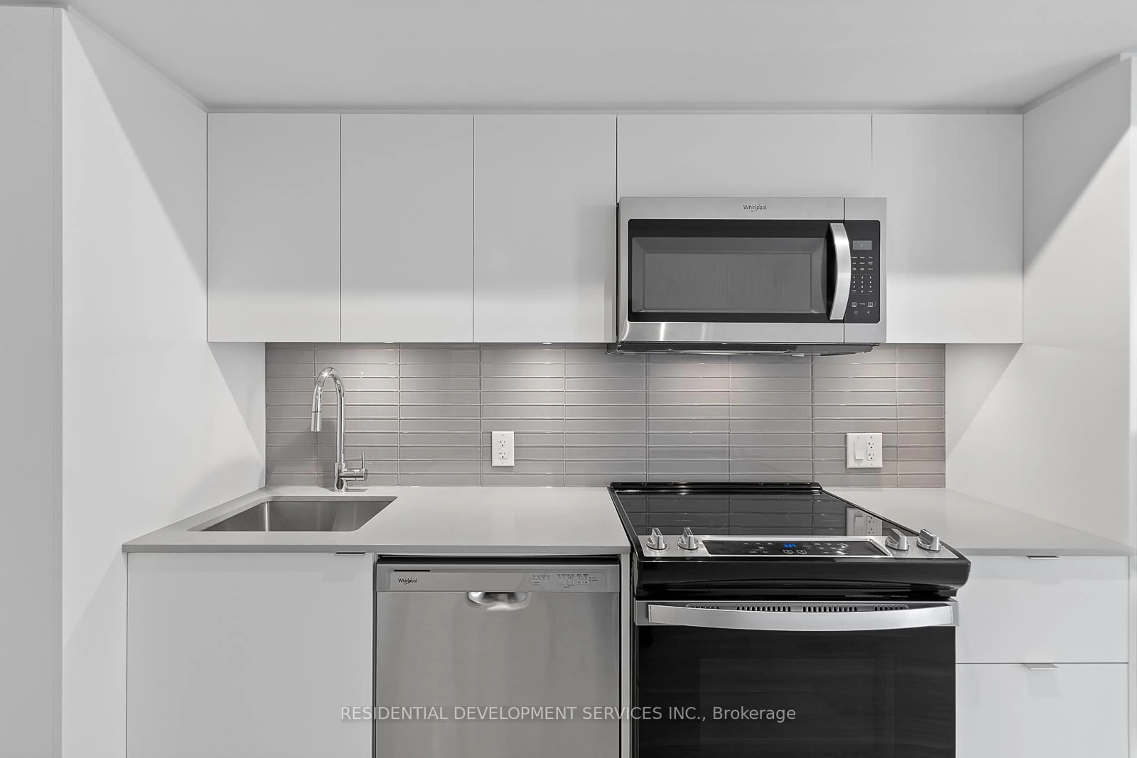 Standard kitchen, unknown for 500 Wilson Ave #923, Toronto Ontario M3H 5Y9