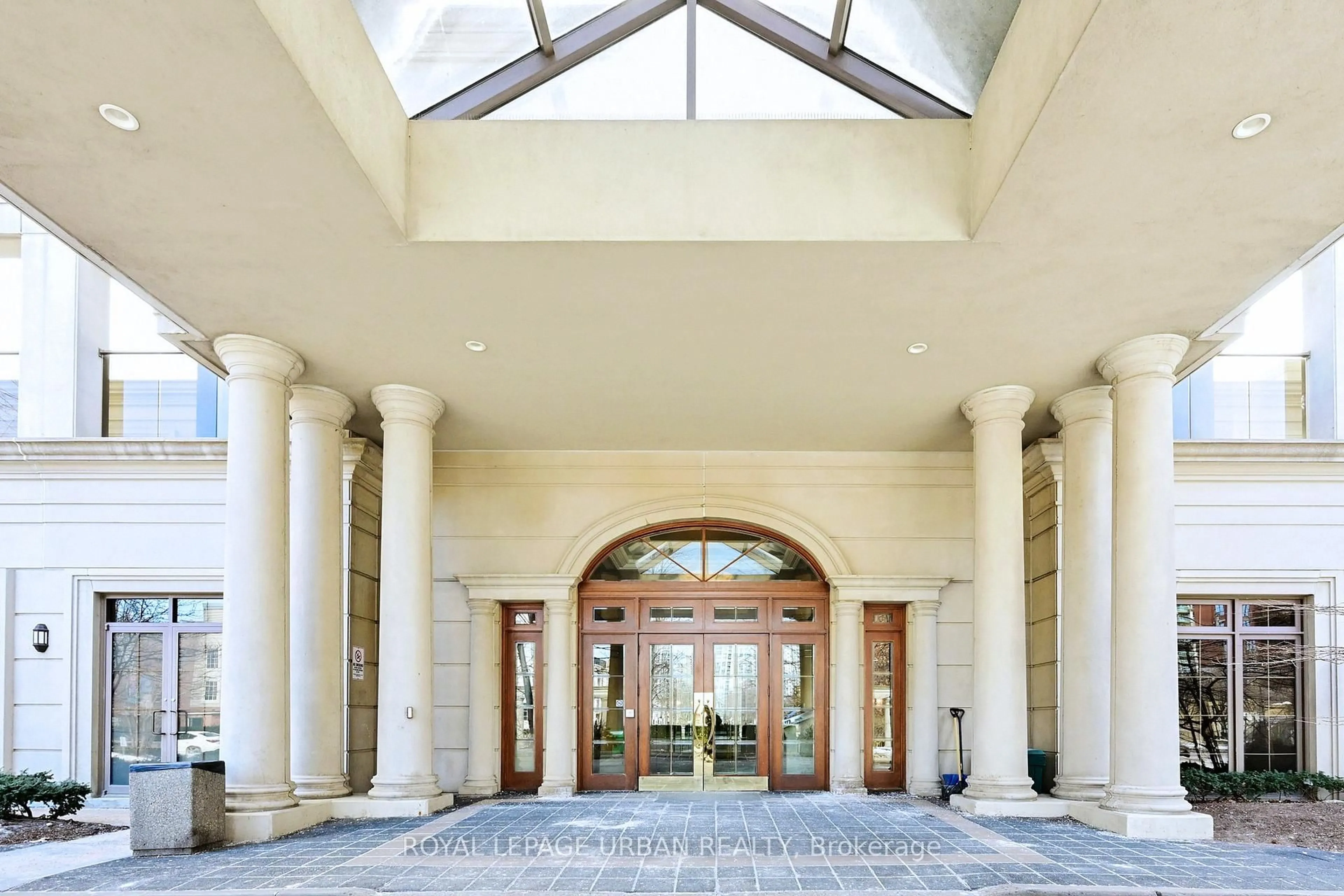 Indoor foyer for 78 Harrison Garden Blvd #908, Toronto Ontario M2N 7E2