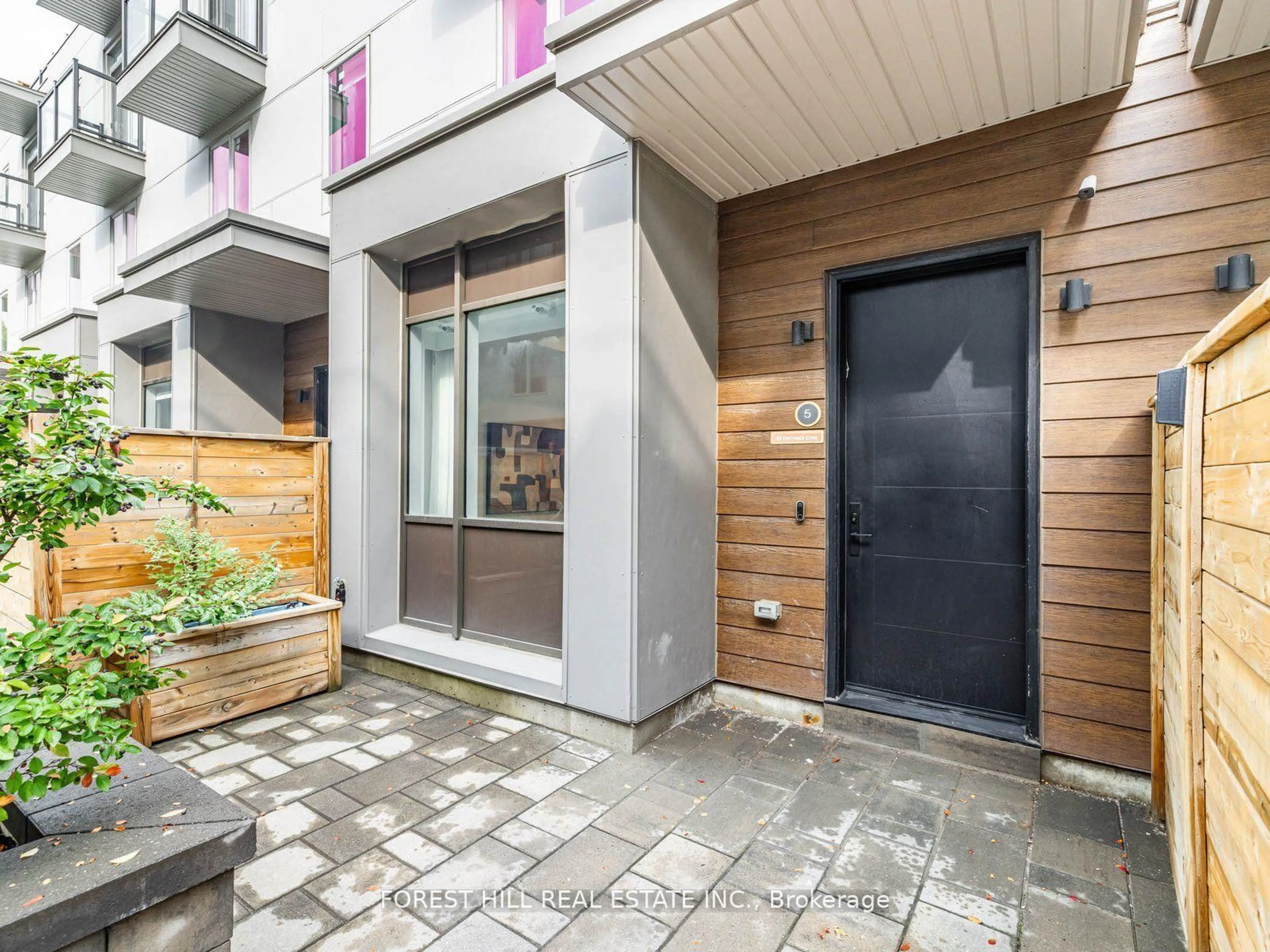 Indoor entryway for 35 Dervock Cres #UNIT-5, Toronto Ontario M2K 0G7