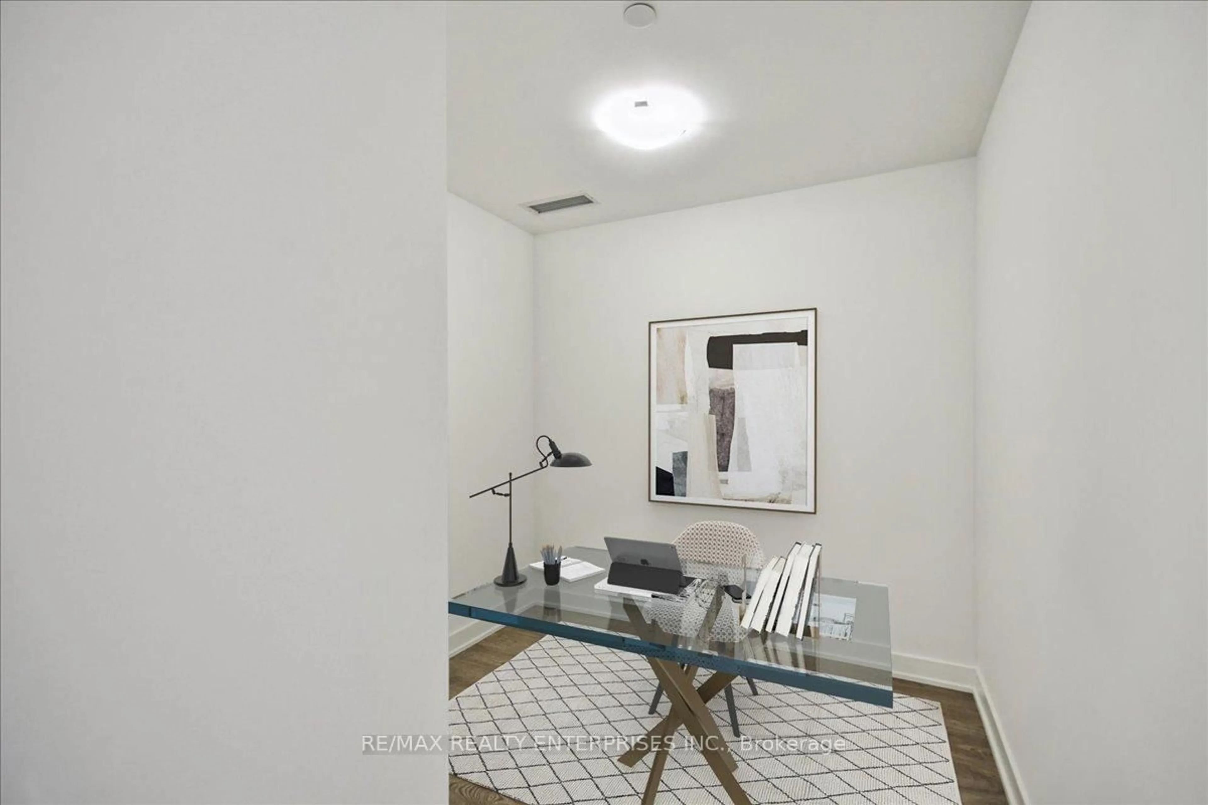 A pic of a room for 543 Richmond St #711, Toronto Ontario M5V 0W9