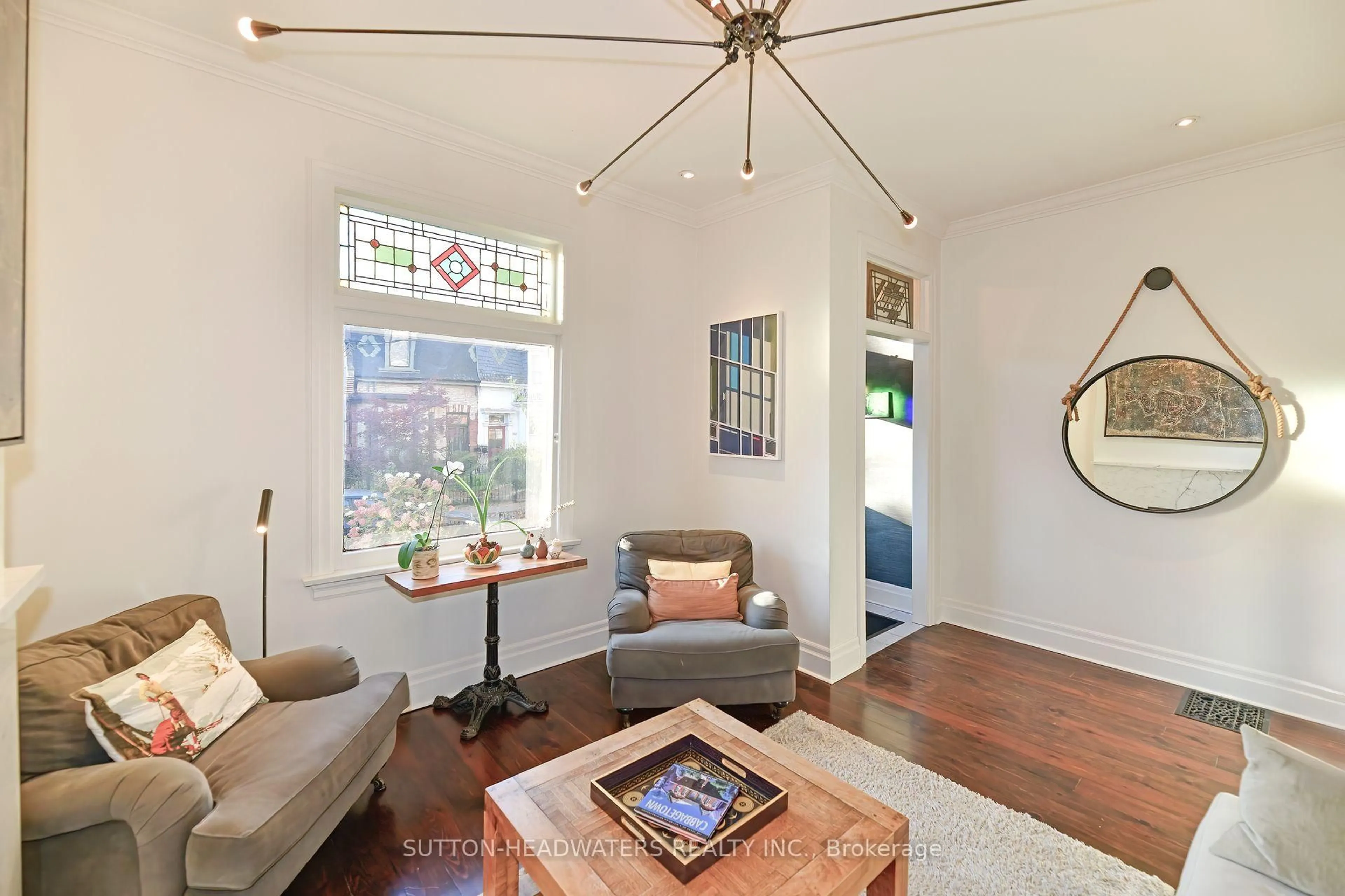 Living room with furniture, unknown for 40 Geneva Ave, Toronto Ontario M5A 2J8