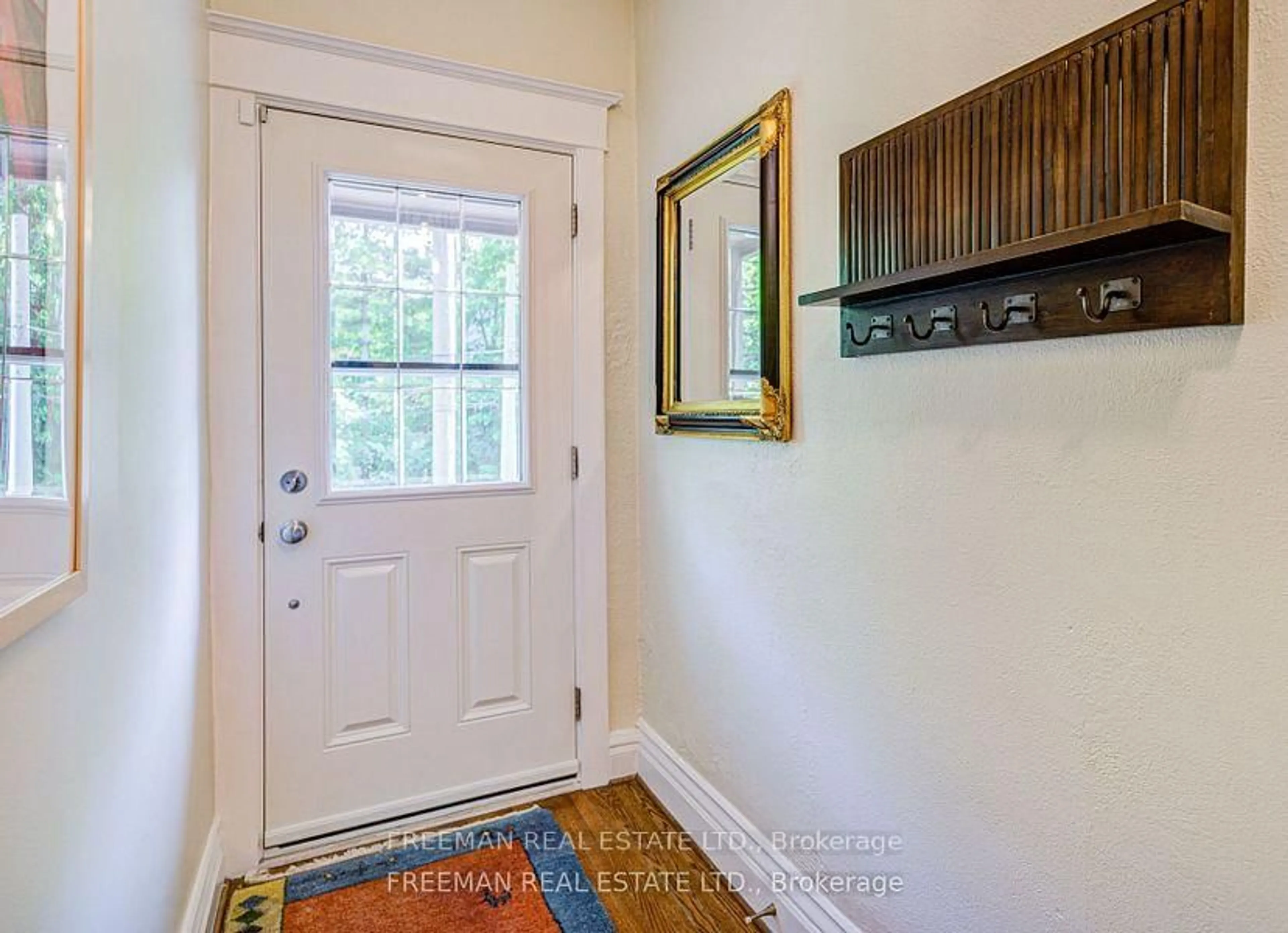 Indoor entryway for 56 Austin Terr, Toronto Ontario M5R 1Y6