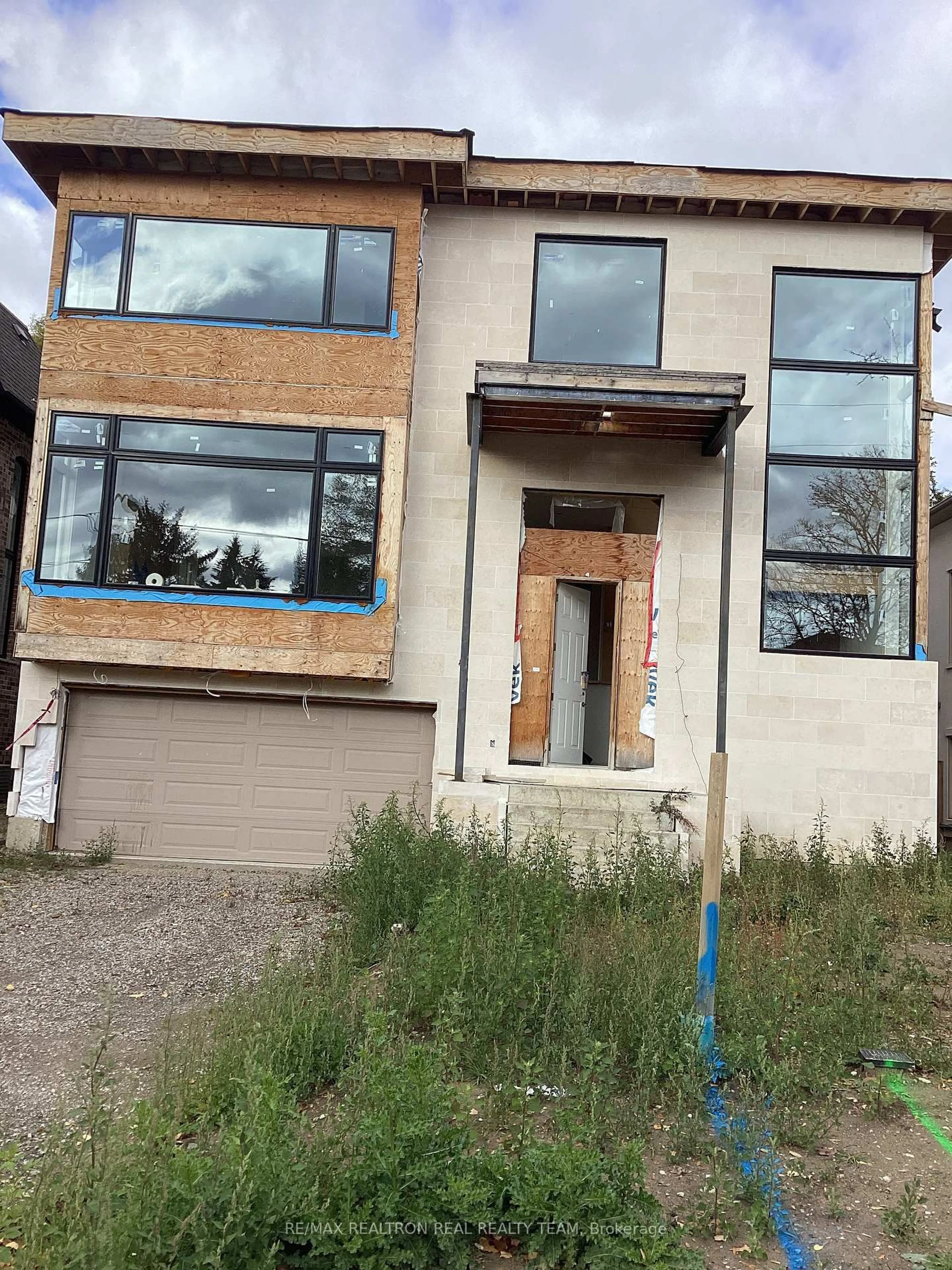 Unknown for 162 Church Ave, Toronto Ontario M2N 4G5