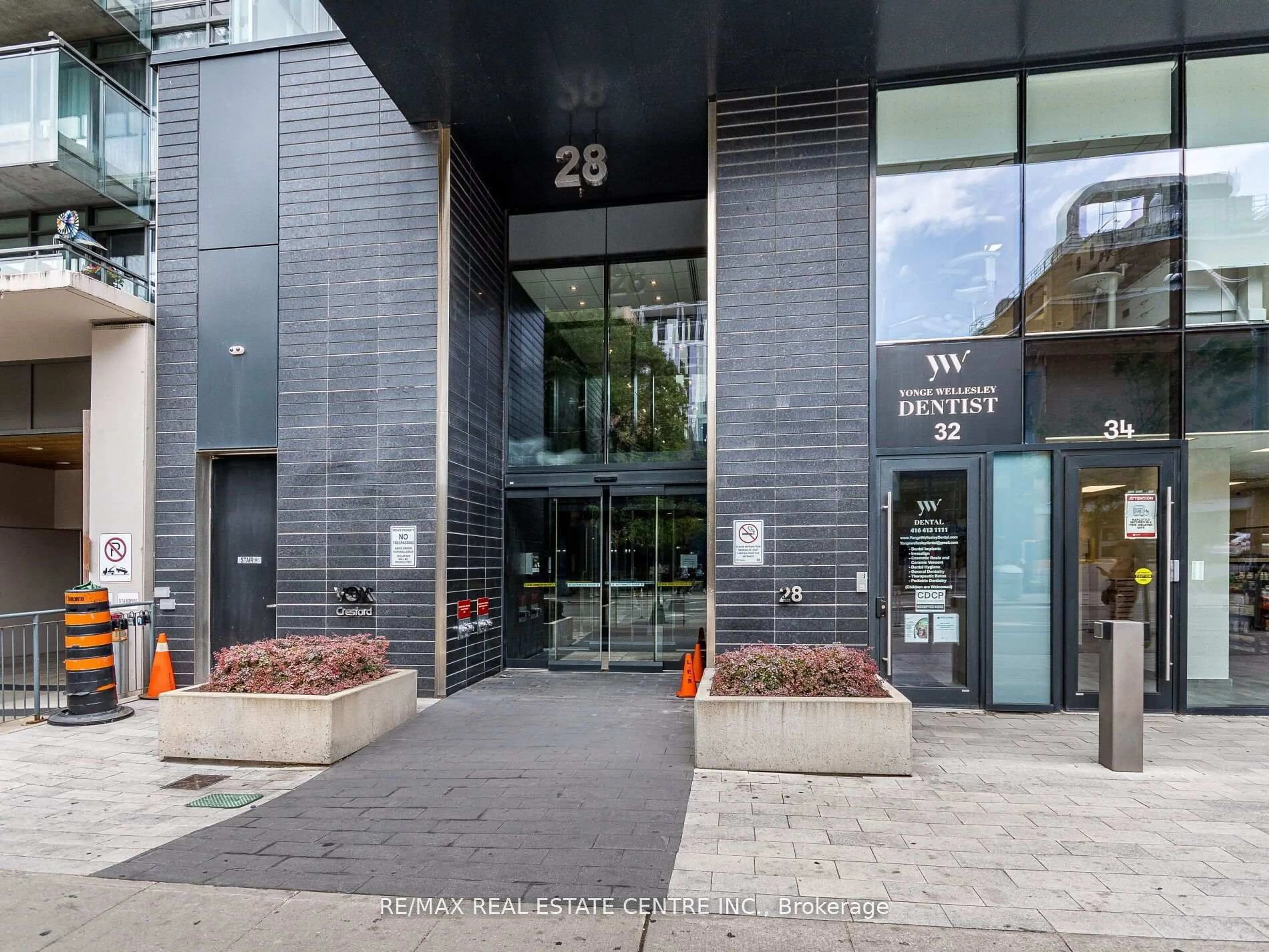 Indoor foyer for 28 Wellesley St #3302, Toronto Ontario M4Y 1G3