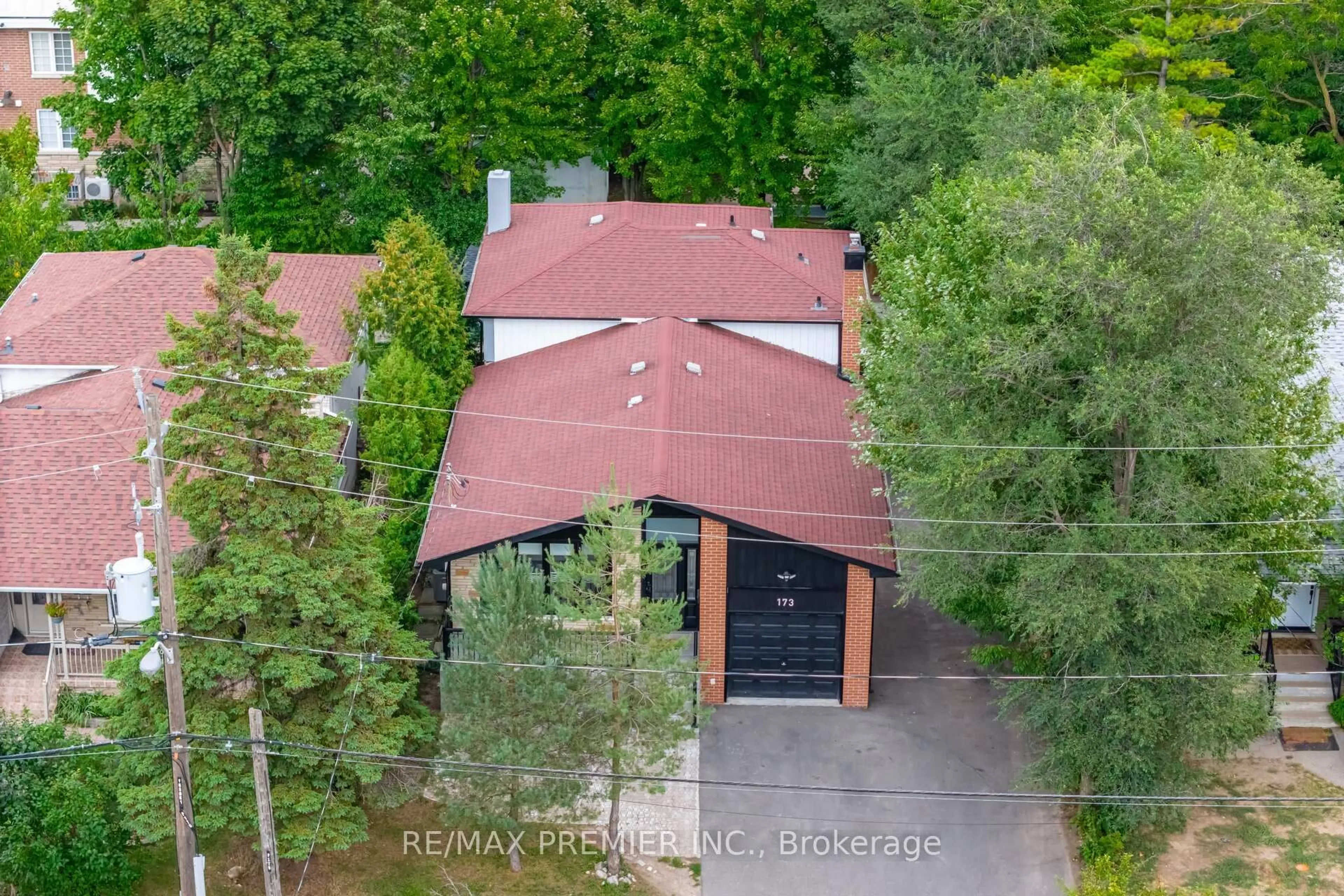 A pic from outside/outdoor area/front of a property/back of a property/a pic from drone, unknown for 173 Torresdale Ave, Toronto Ontario M2R 3E3