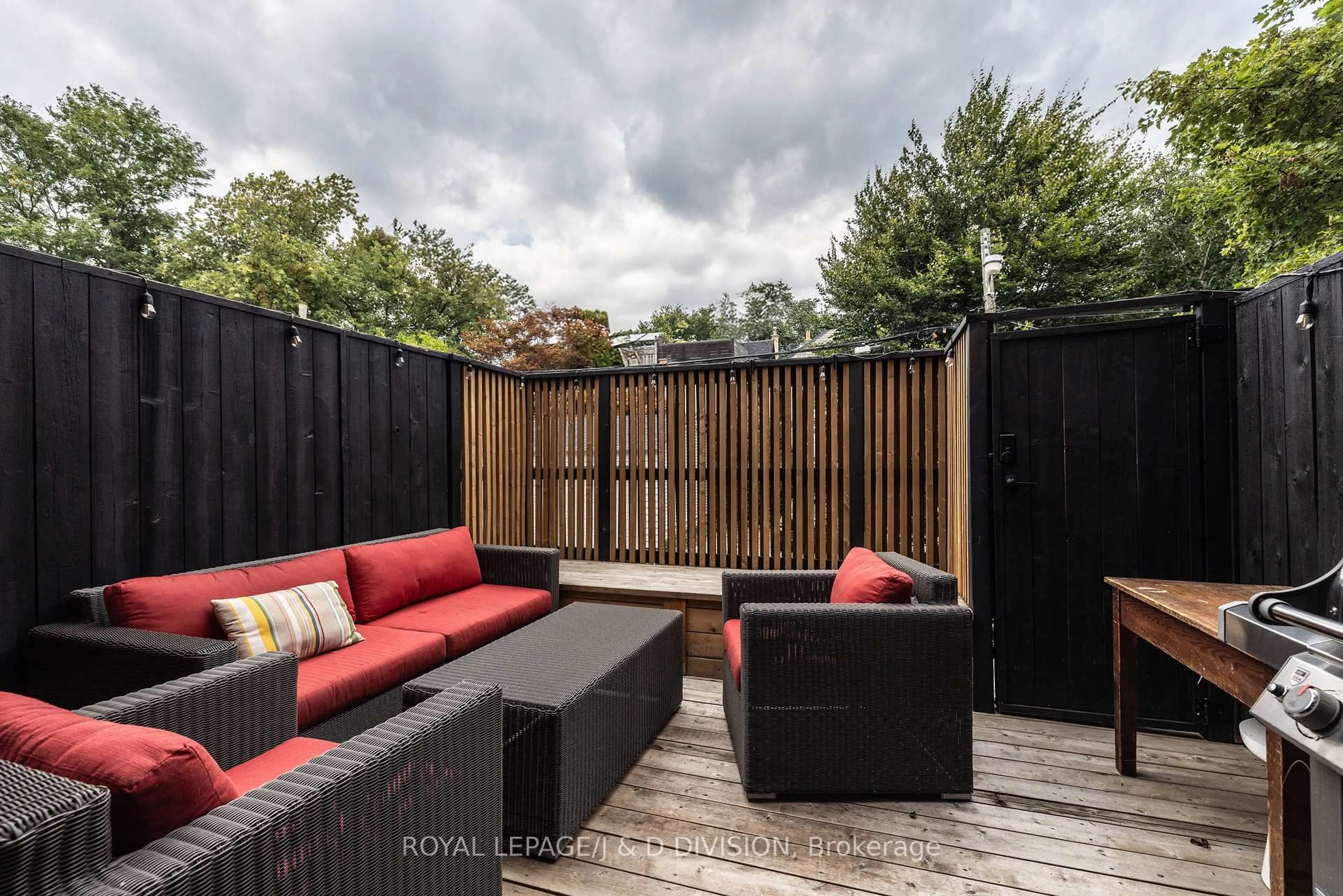 Patio, street for 28 Alcorn Ave, Toronto Ontario M4V 1E4