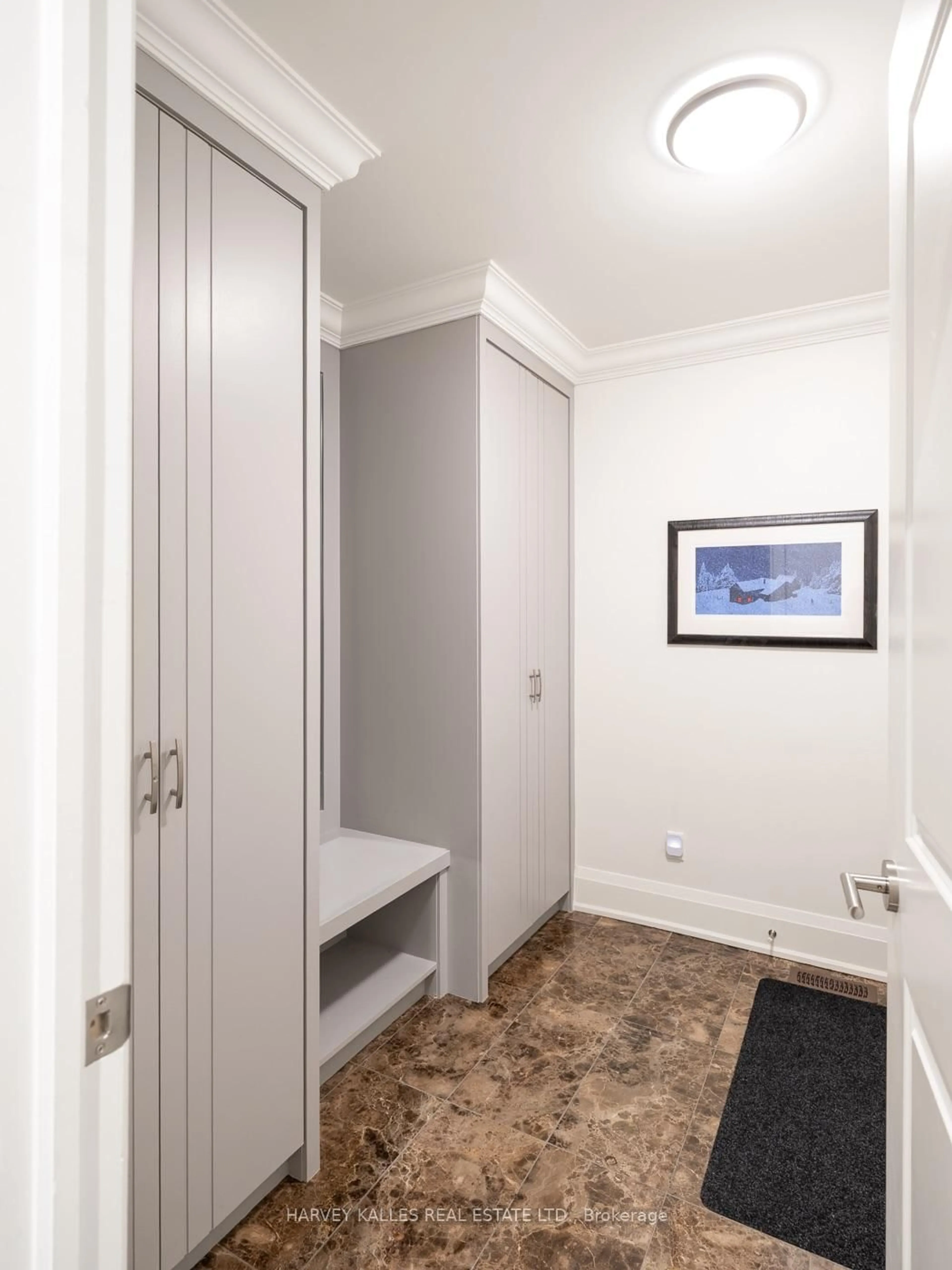 Unknown for 2460 Bayview Ave #A, Toronto Ontario M2L 0A3