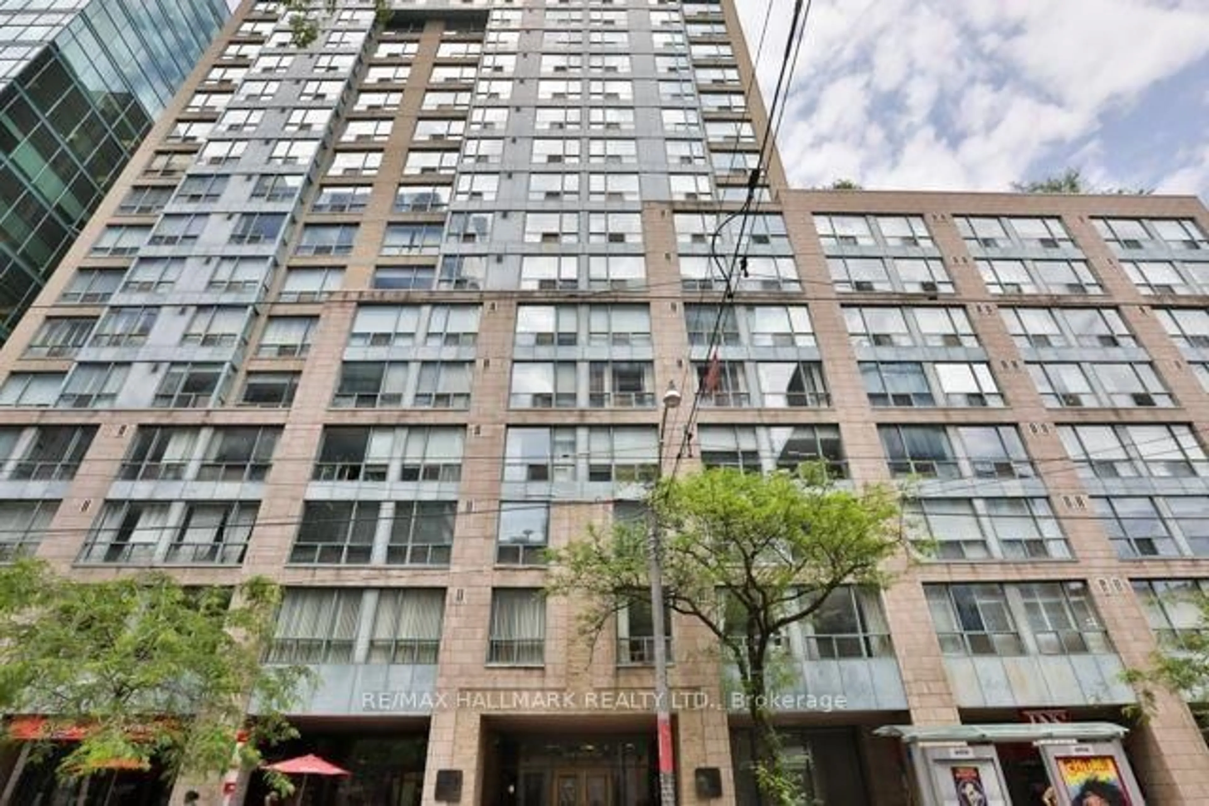 Patio, building for 92 King St #216, Toronto Ontario M5C 2V8