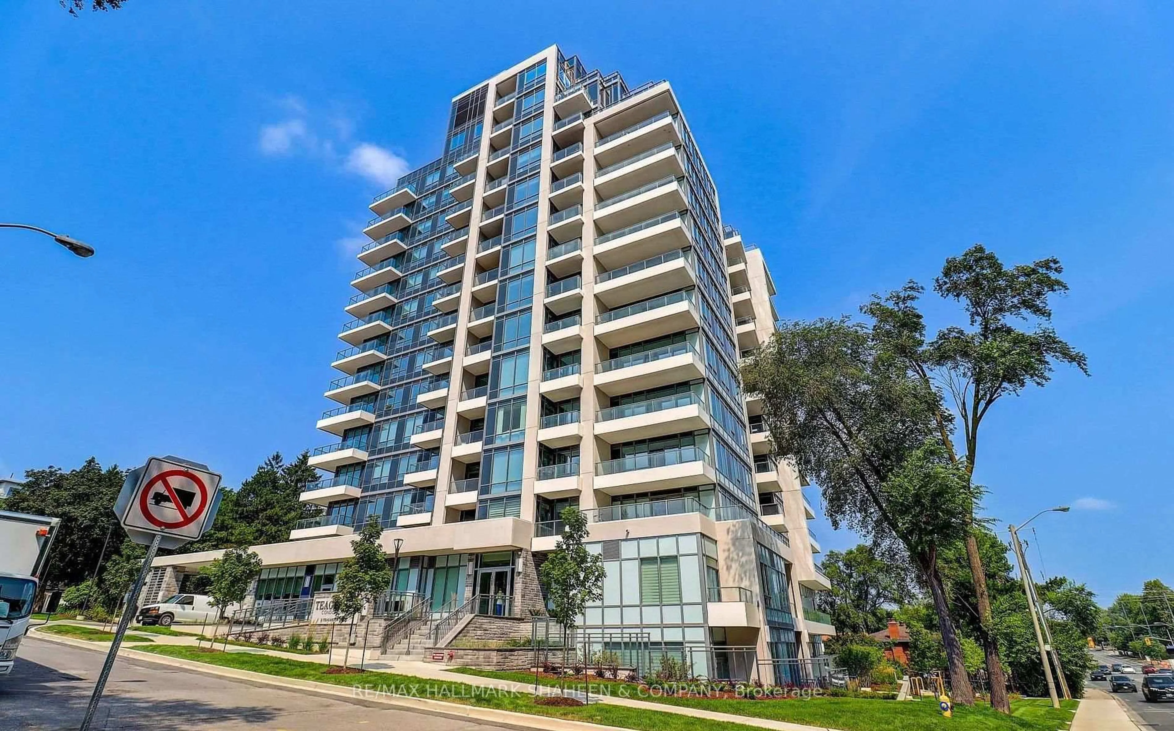 A pic from outside/outdoor area/front of a property/back of a property/a pic from drone, building for 2 Teagarden Crt #810, Toronto Ontario M2N 5Z9