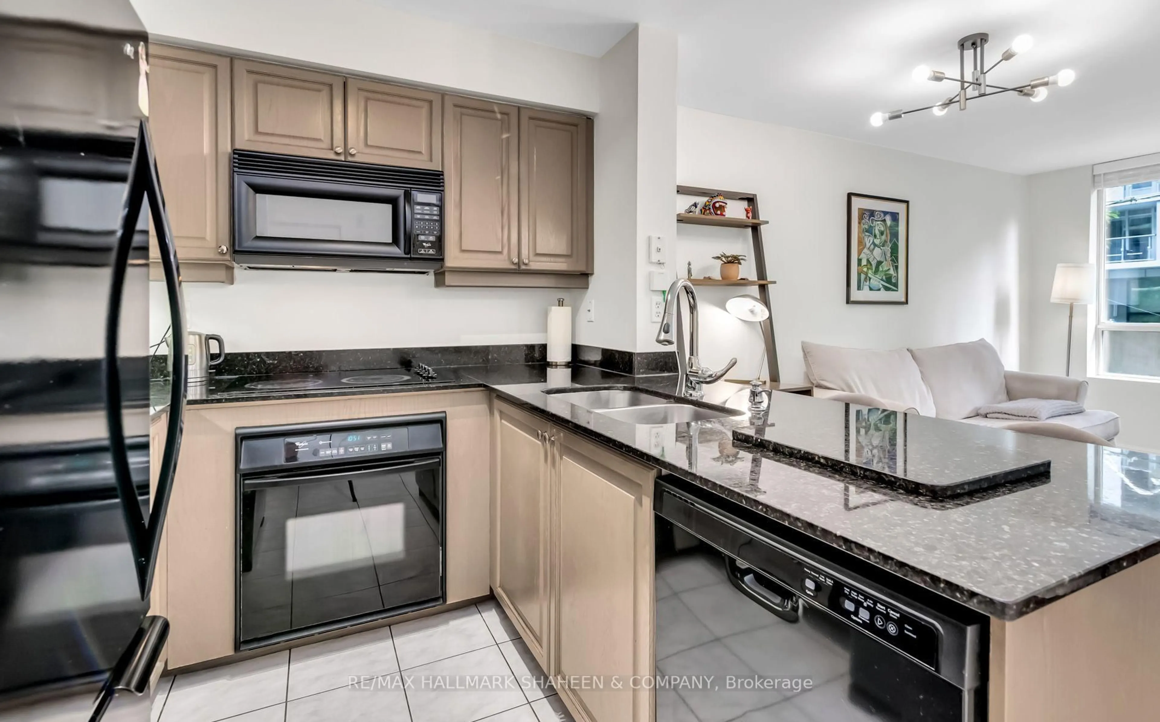 Standard kitchen, ceramic/tile floor for 188 Redpath Ave #207, Toronto Ontario M4P 3J2