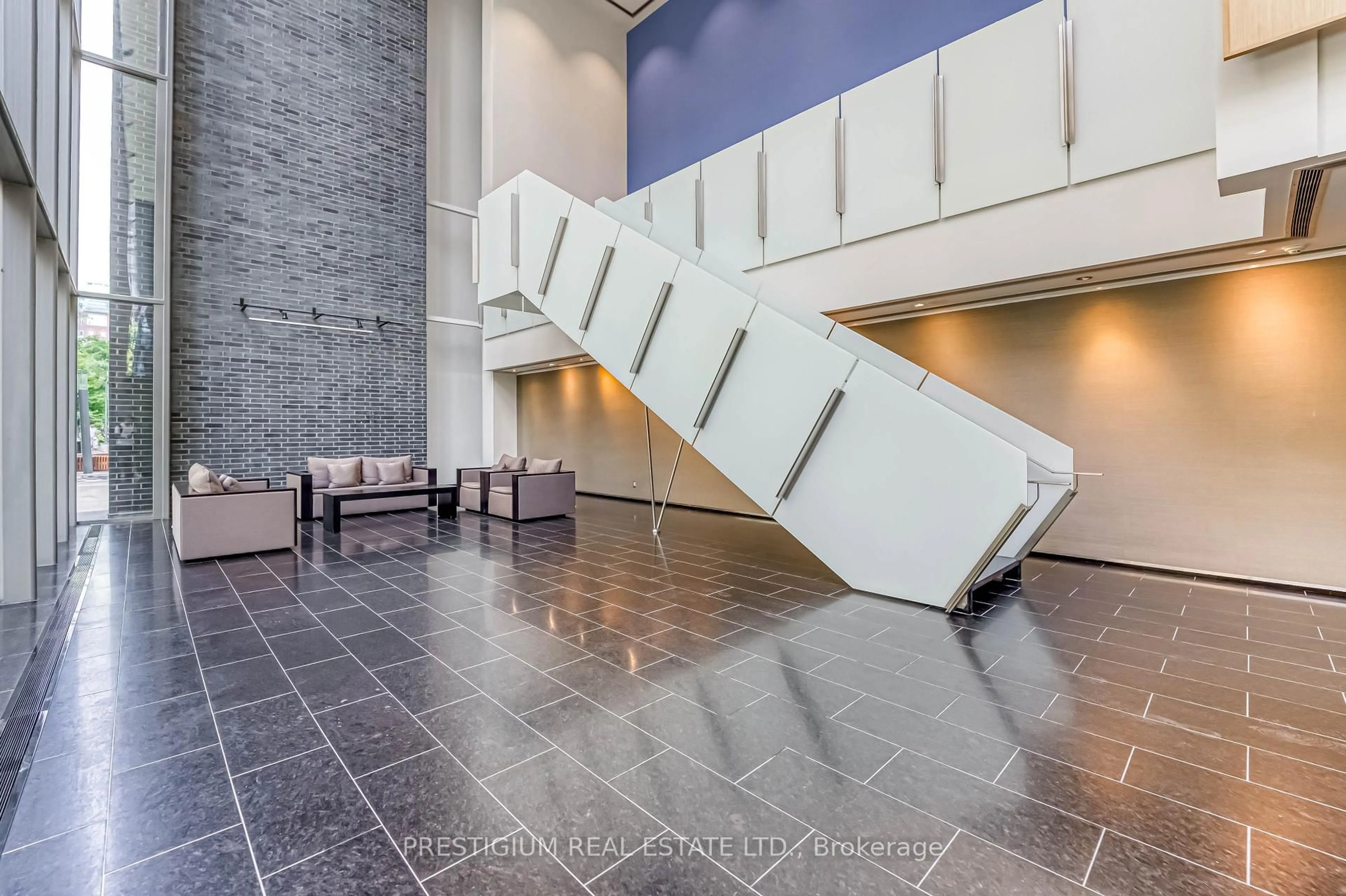 Indoor foyer for 33 CHARLES St #3704, Toronto Ontario M4Y 0A2