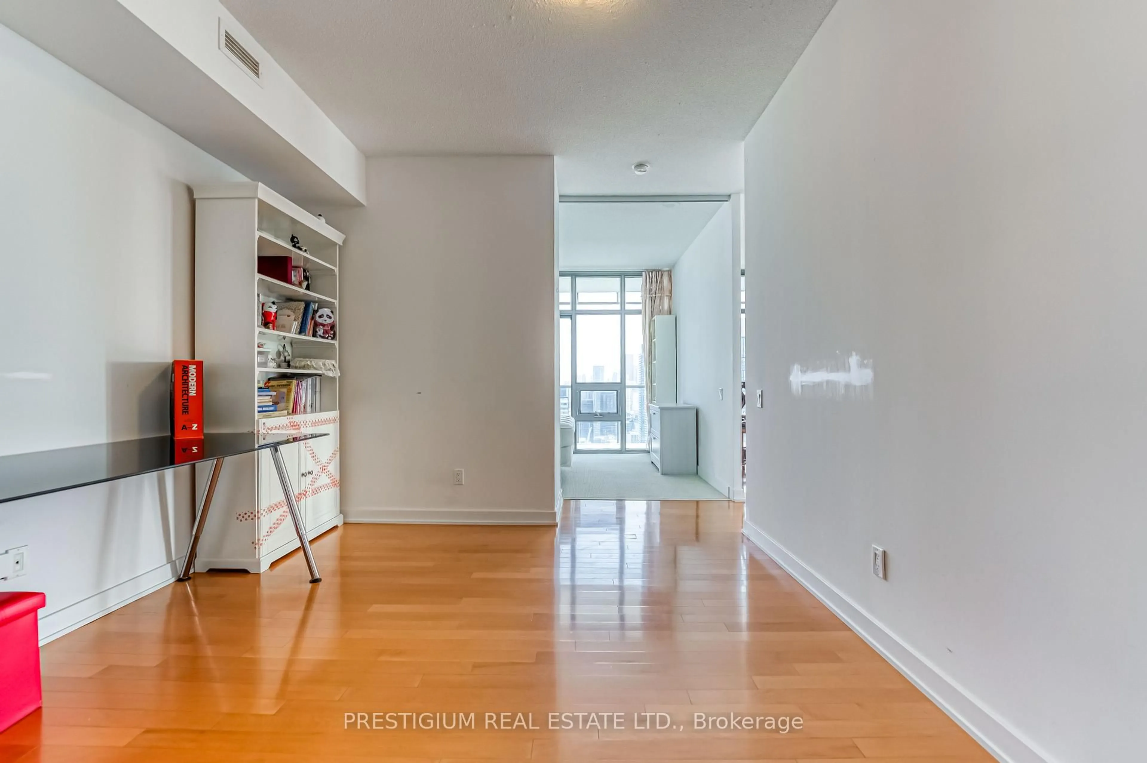 Indoor entryway for 33 CHARLES St #3704, Toronto Ontario M4Y 0A2