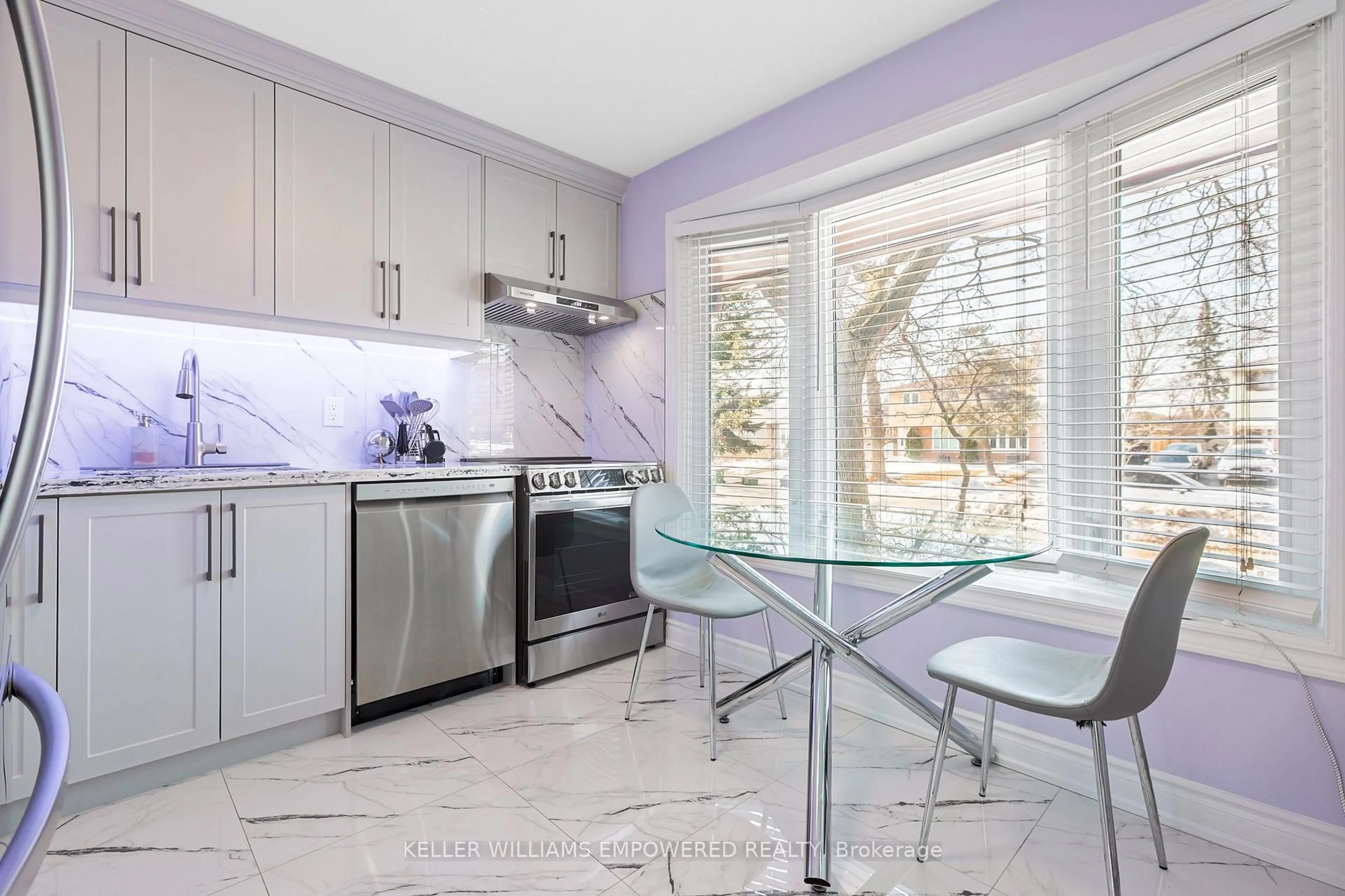 Contemporary kitchen, ceramic/tile floor for 199 Hollyberry Tr, Toronto Ontario M2H 2P3