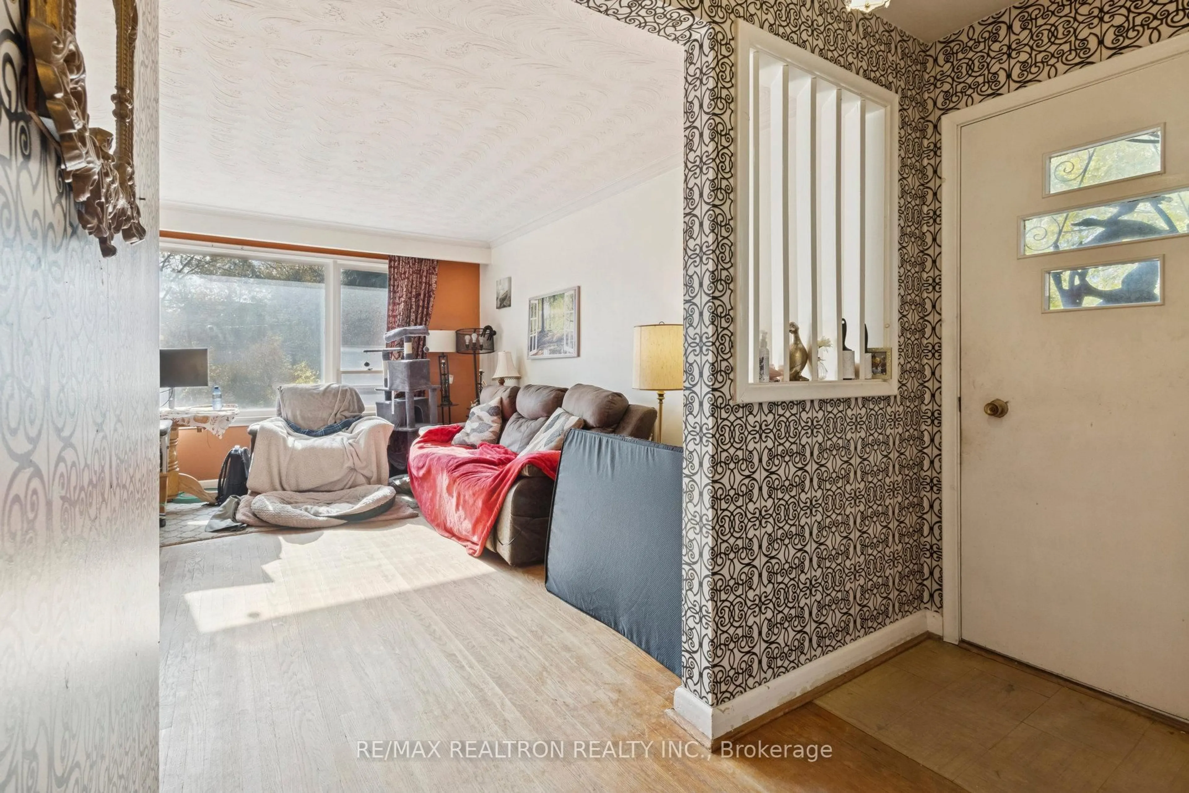 Living room with furniture, unknown for 364 Patricia Ave, Toronto Ontario M2R 2M7