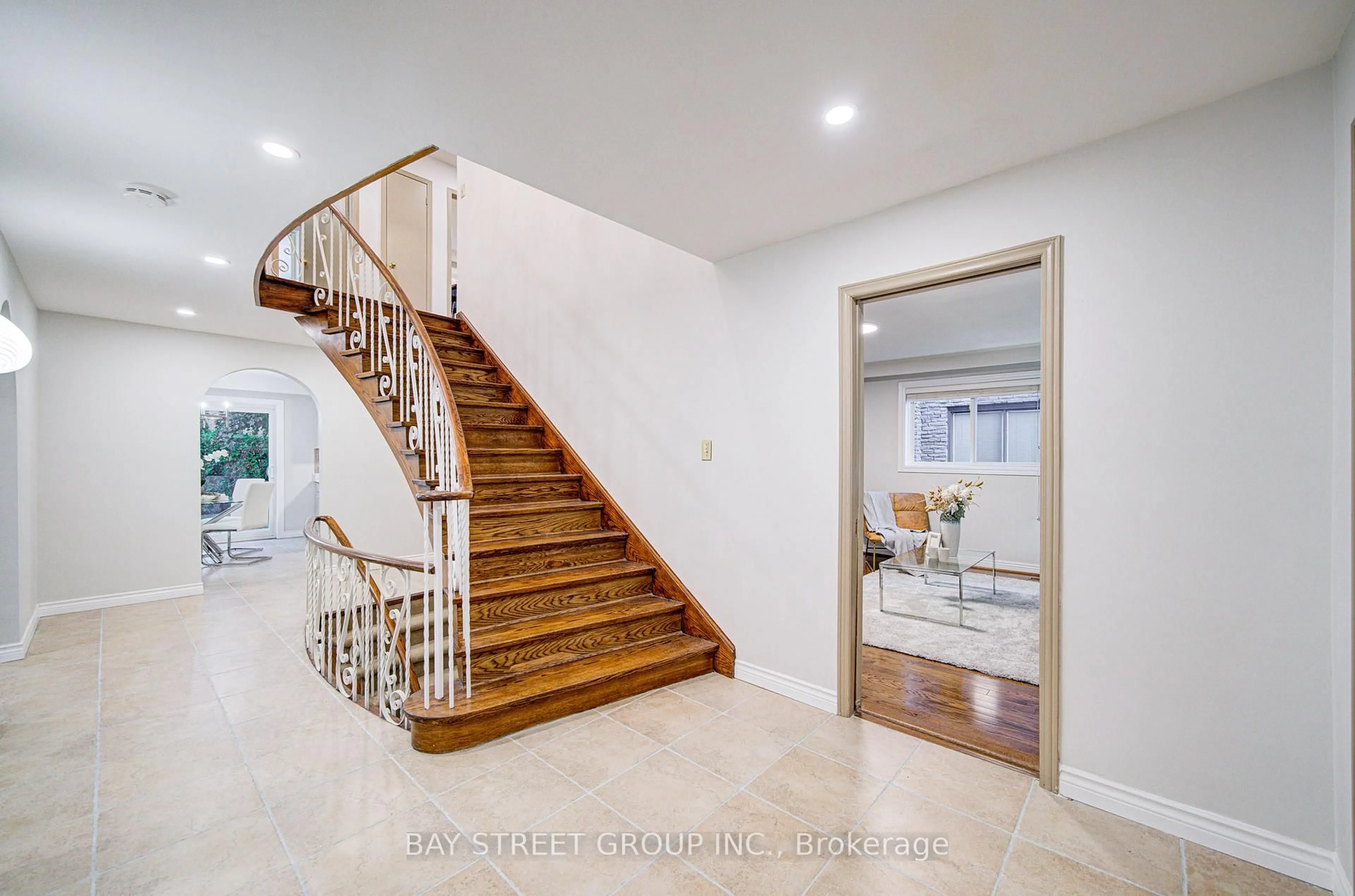 Unknown for 41 Covewood St, Toronto Ontario M2M 2Z2