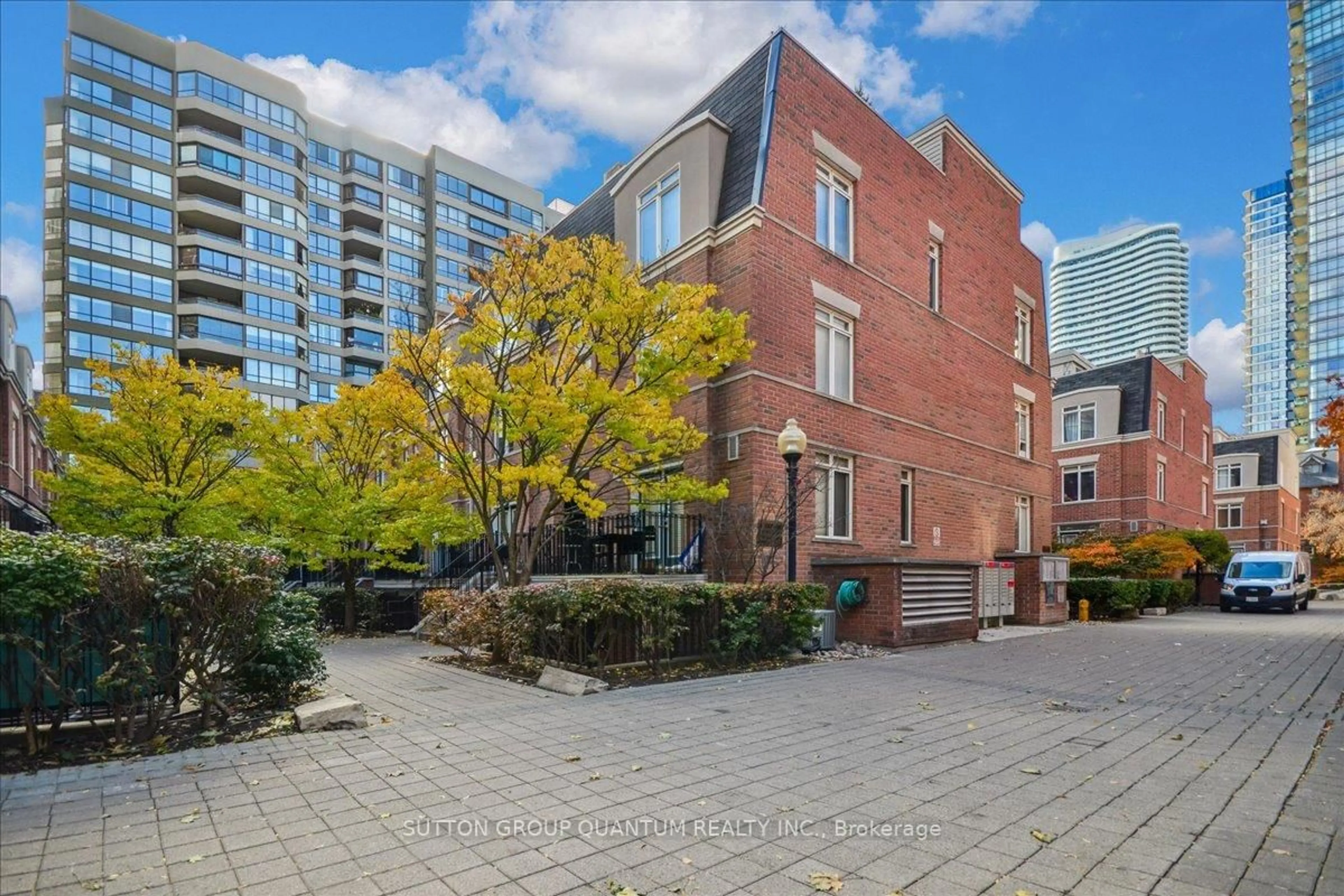 Patio, street for 415 Jarvis St #378, Toronto Ontario M4Y 3C1