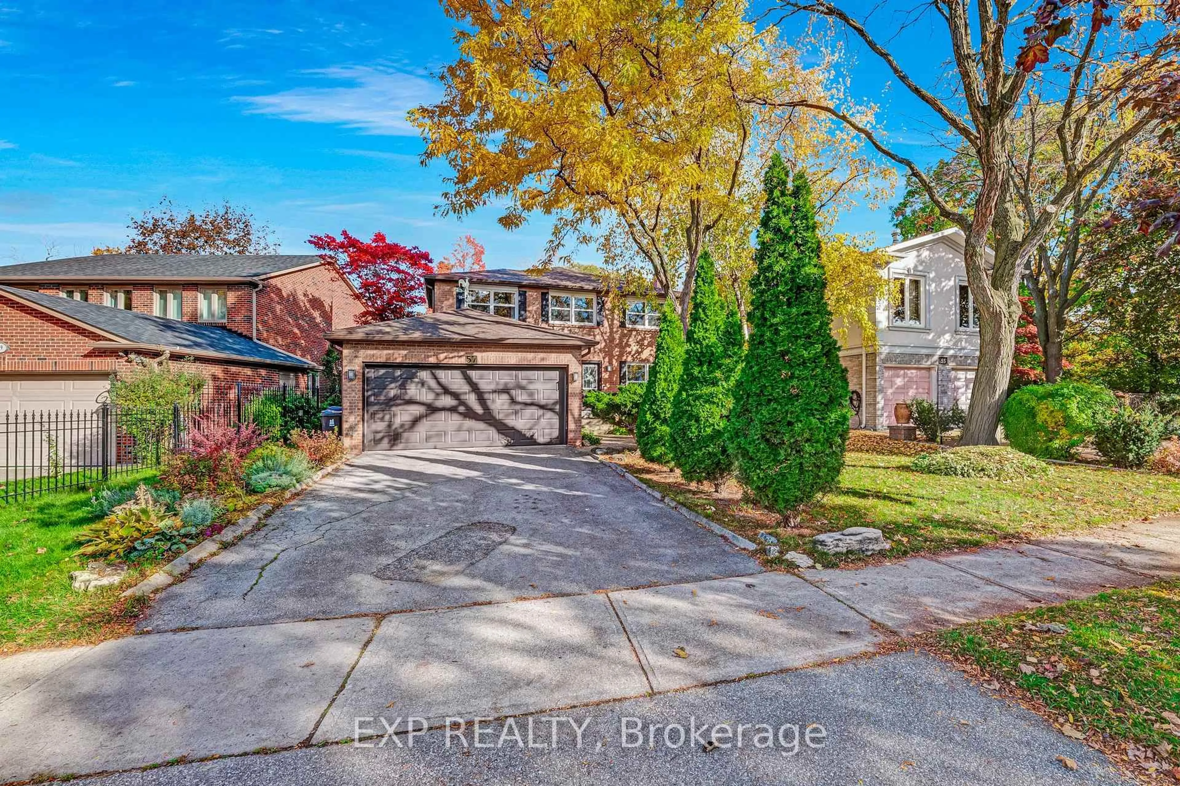 A pic from outside/outdoor area/front of a property/back of a property/a pic from drone, street for 57 Millersgrove Dr, Toronto Ontario M2R 3S1