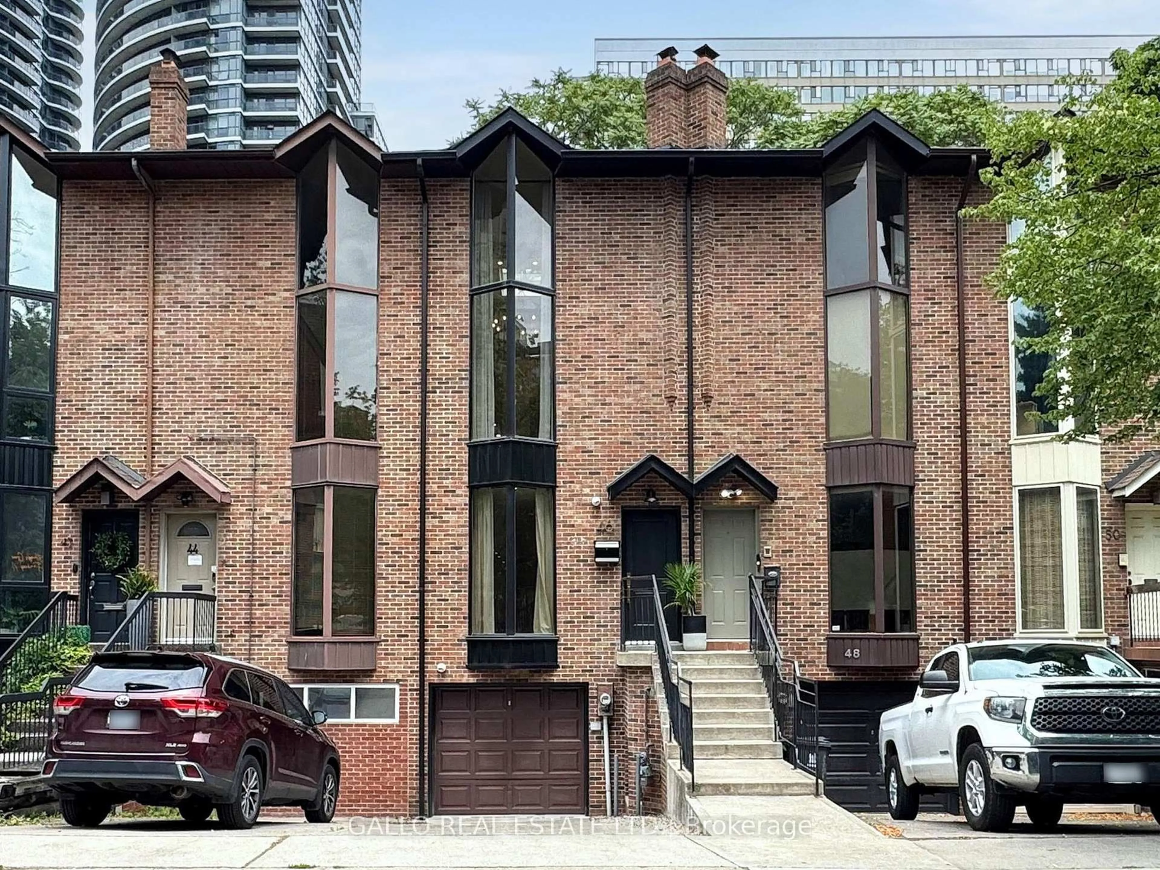 Home with brick exterior material, street for 46 Mcgill St, Toronto Ontario M5B 1H2
