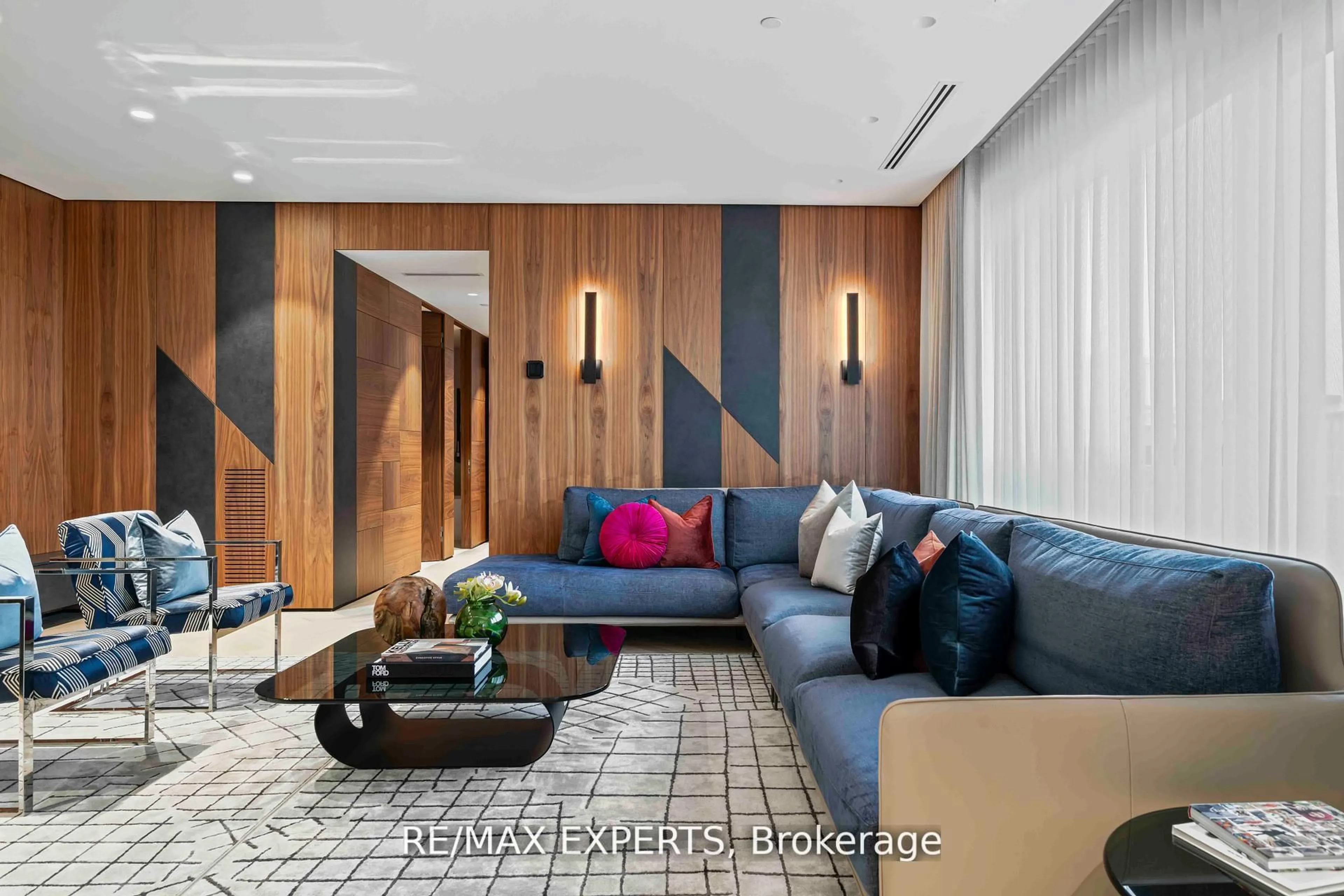 Unknown for 1700 Avenue Rd #702, Toronto Ontario M5M 3Y4