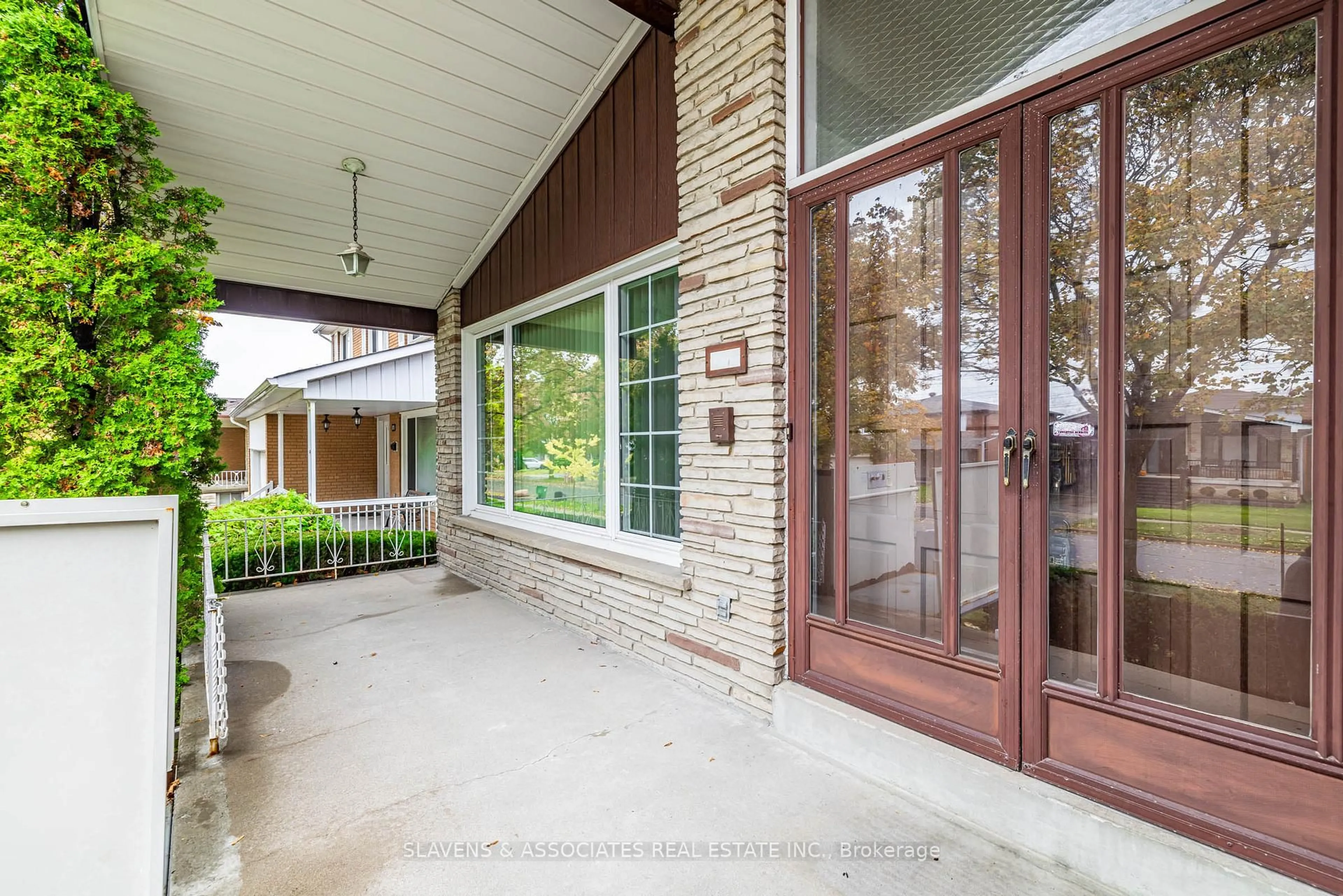 Patio, street for 84 Charlton Blvd, Toronto Ontario M2M 1B9