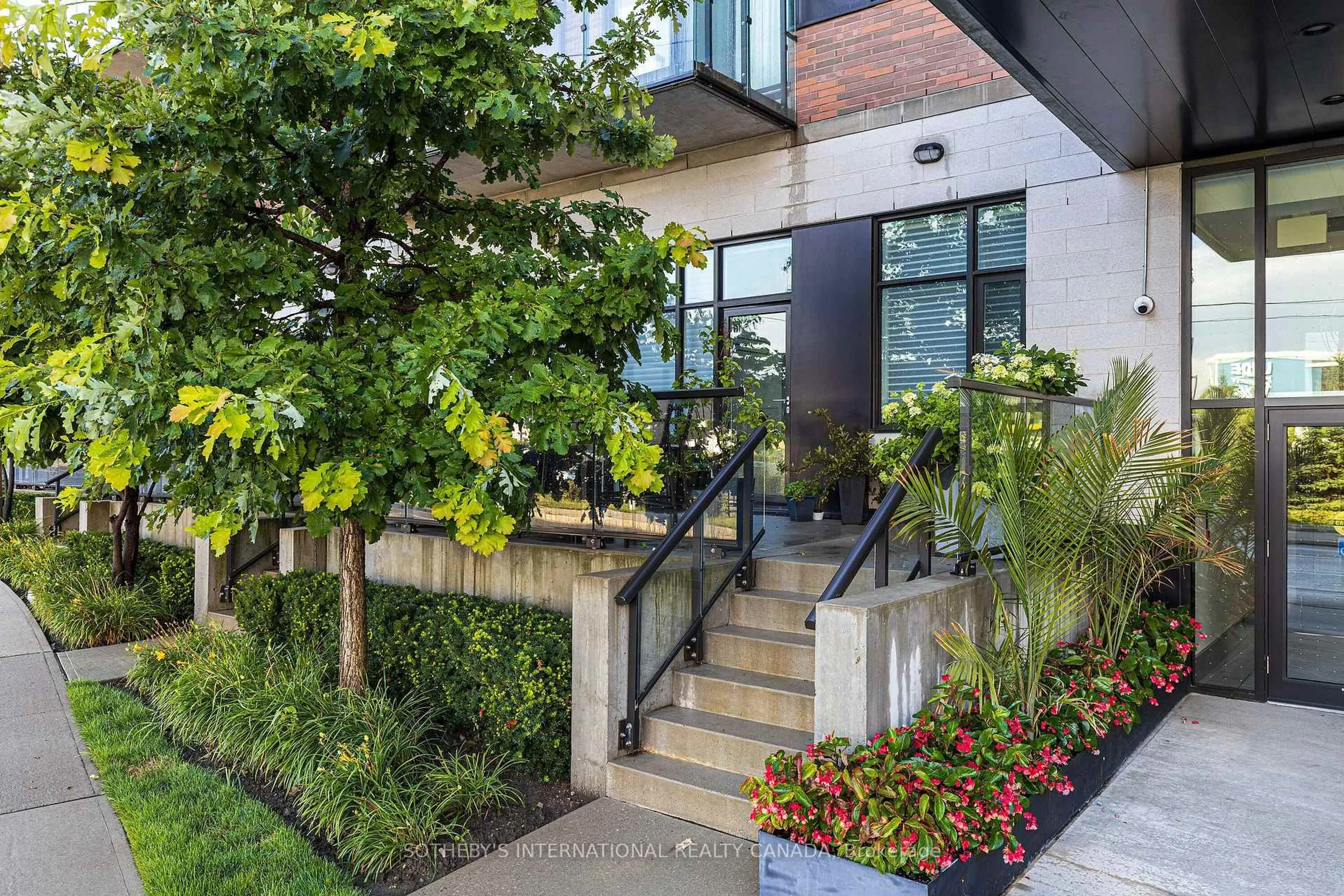 Unknown for 25 Malcolm Rd #TH-105, Toronto Ontario M4G 0C1