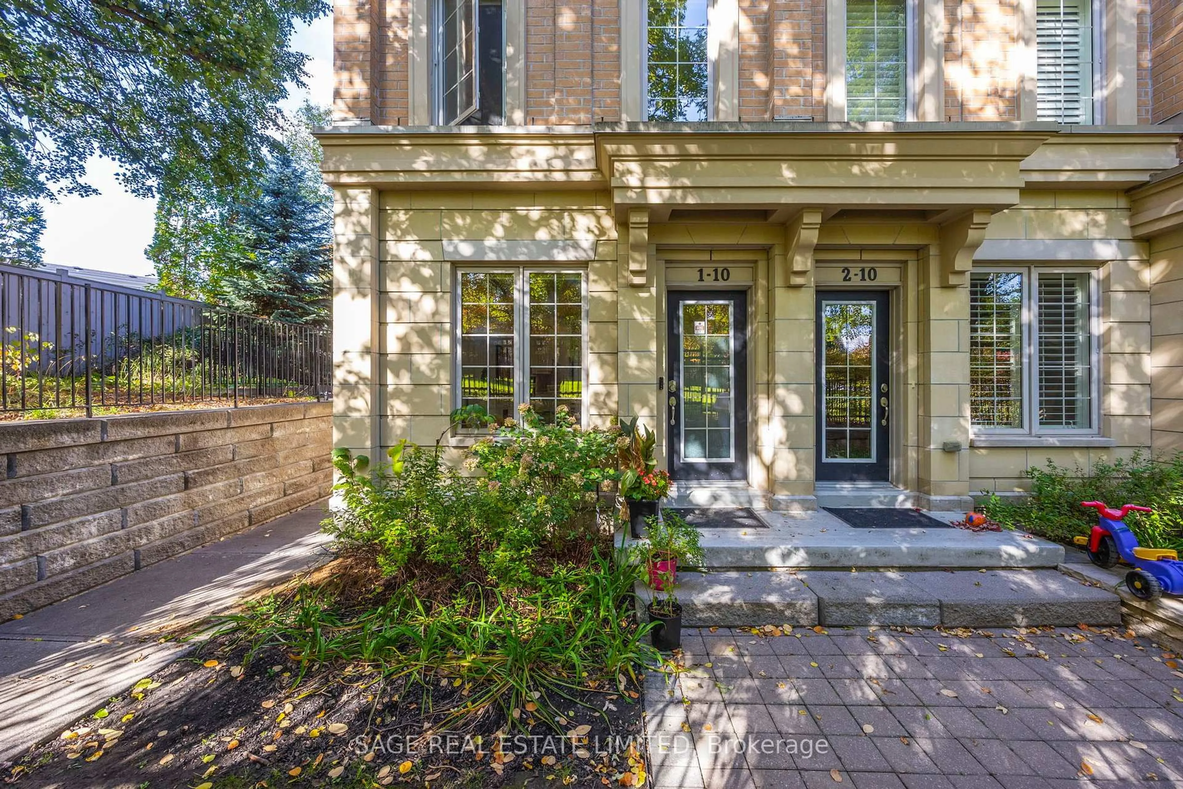 Unknown for 10 Hargrave Lane #1, Toronto Ontario M4N 0A4