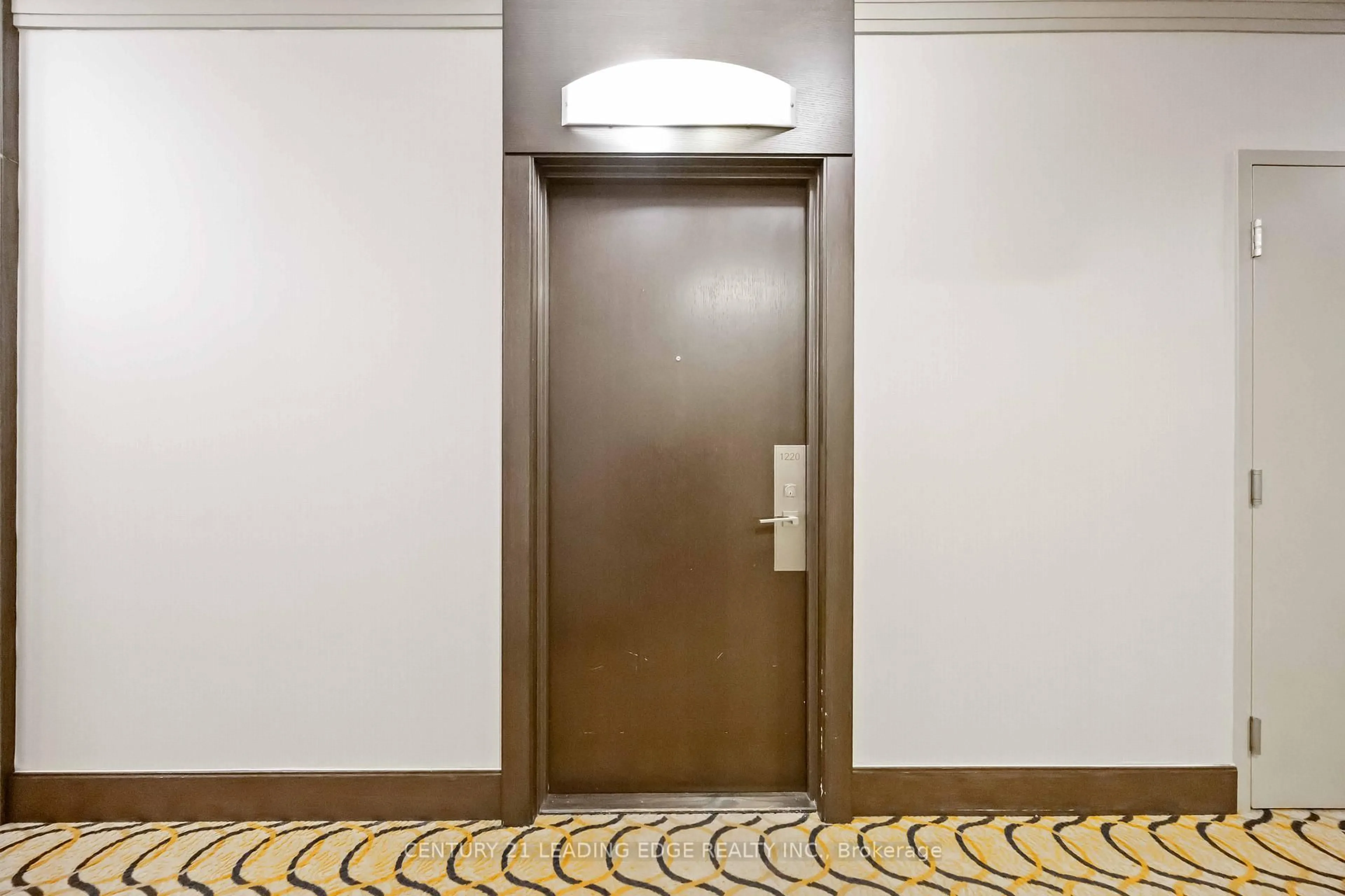 Indoor foyer for 100 Harrison Garden Blvd #1220, Toronto Ontario M2N 0C2